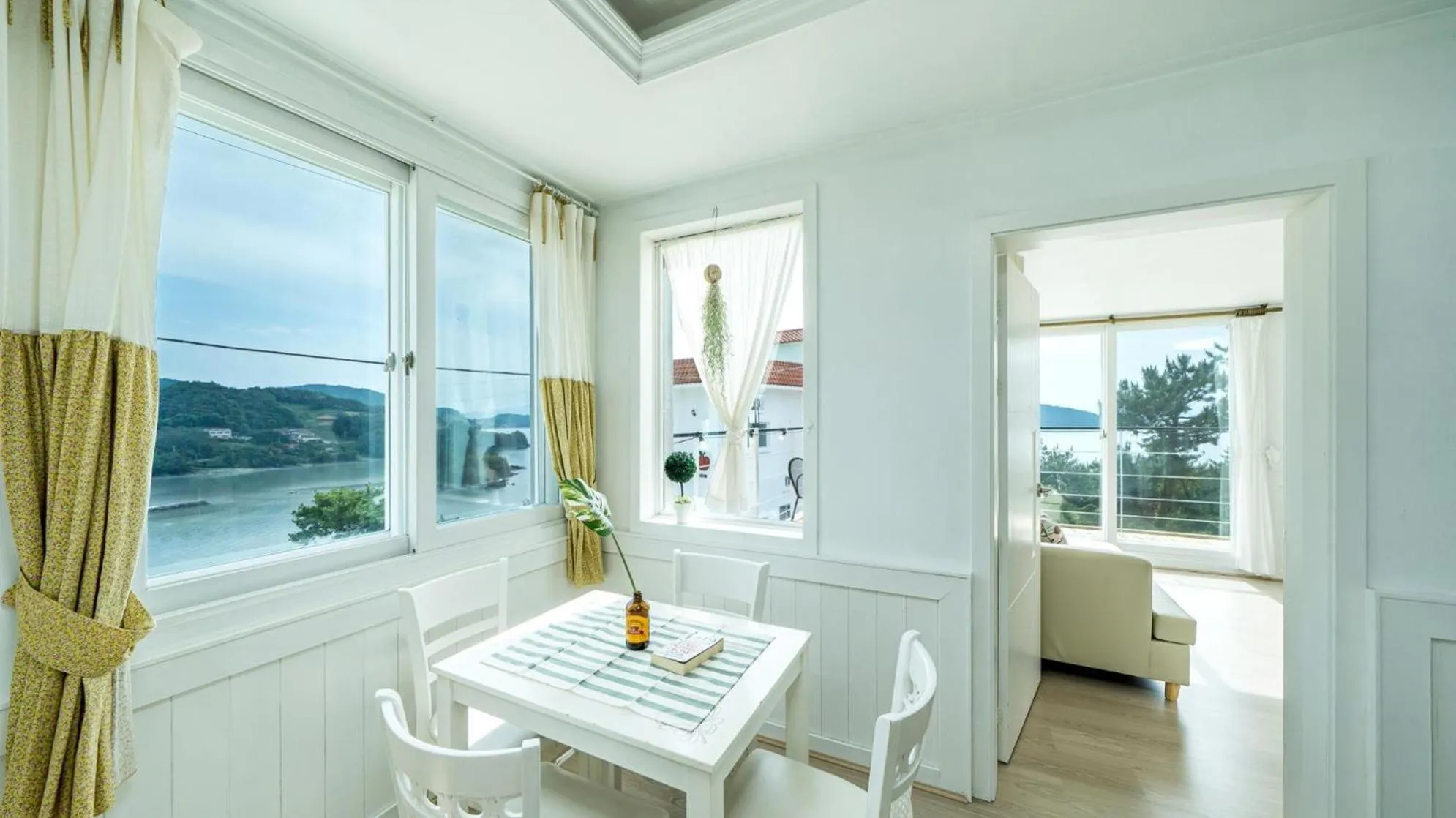 Property building in Yeosu Sky Pension