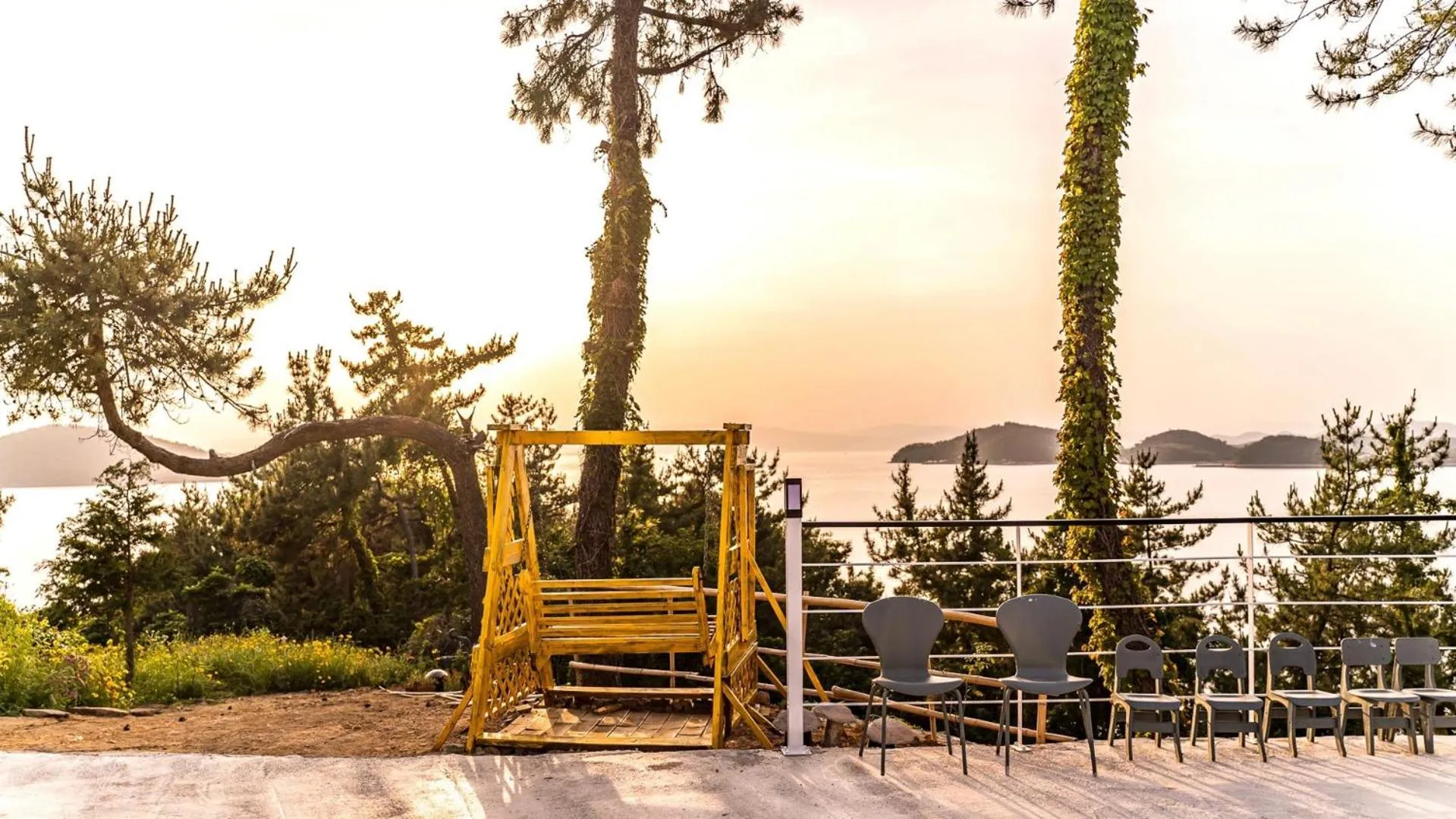 Property building in Yeosu Sky Pension