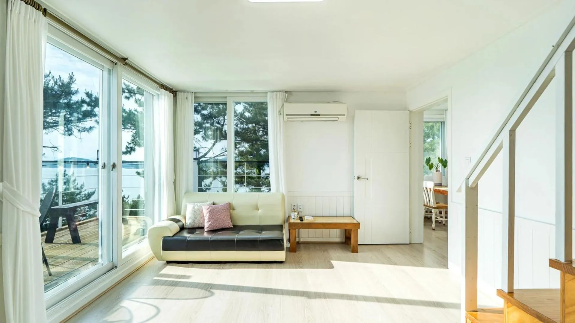 Property building in Yeosu Sky Pension