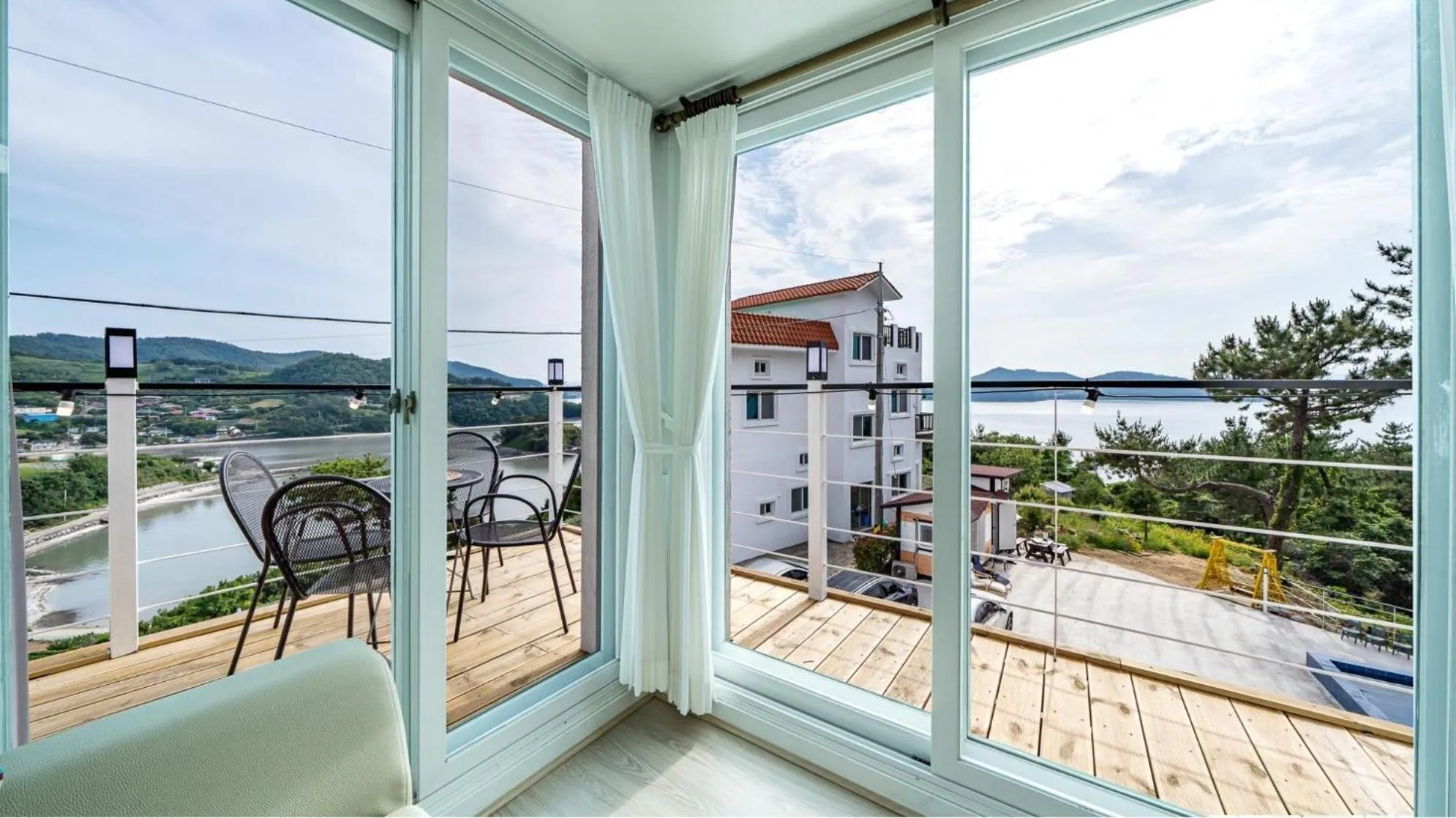 Property building in Yeosu Sky Pension