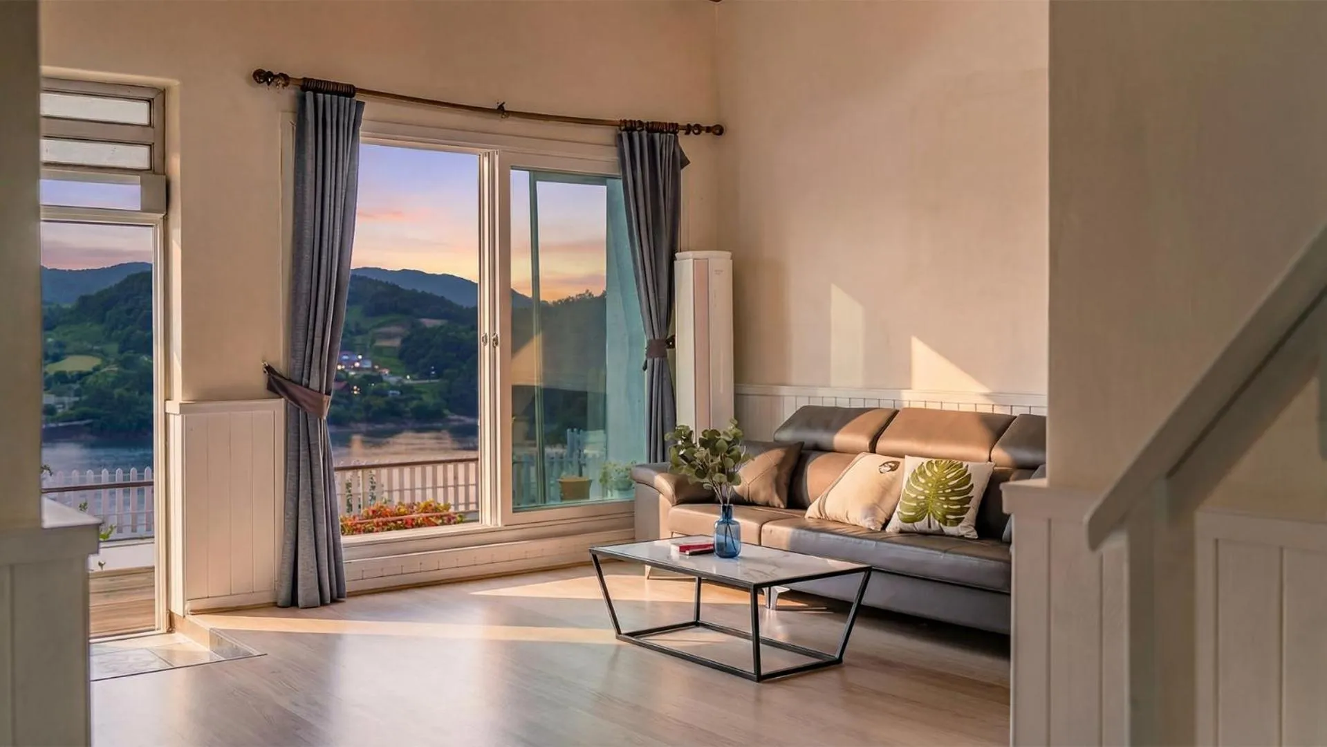 Property building in Yeosu Sky Pension