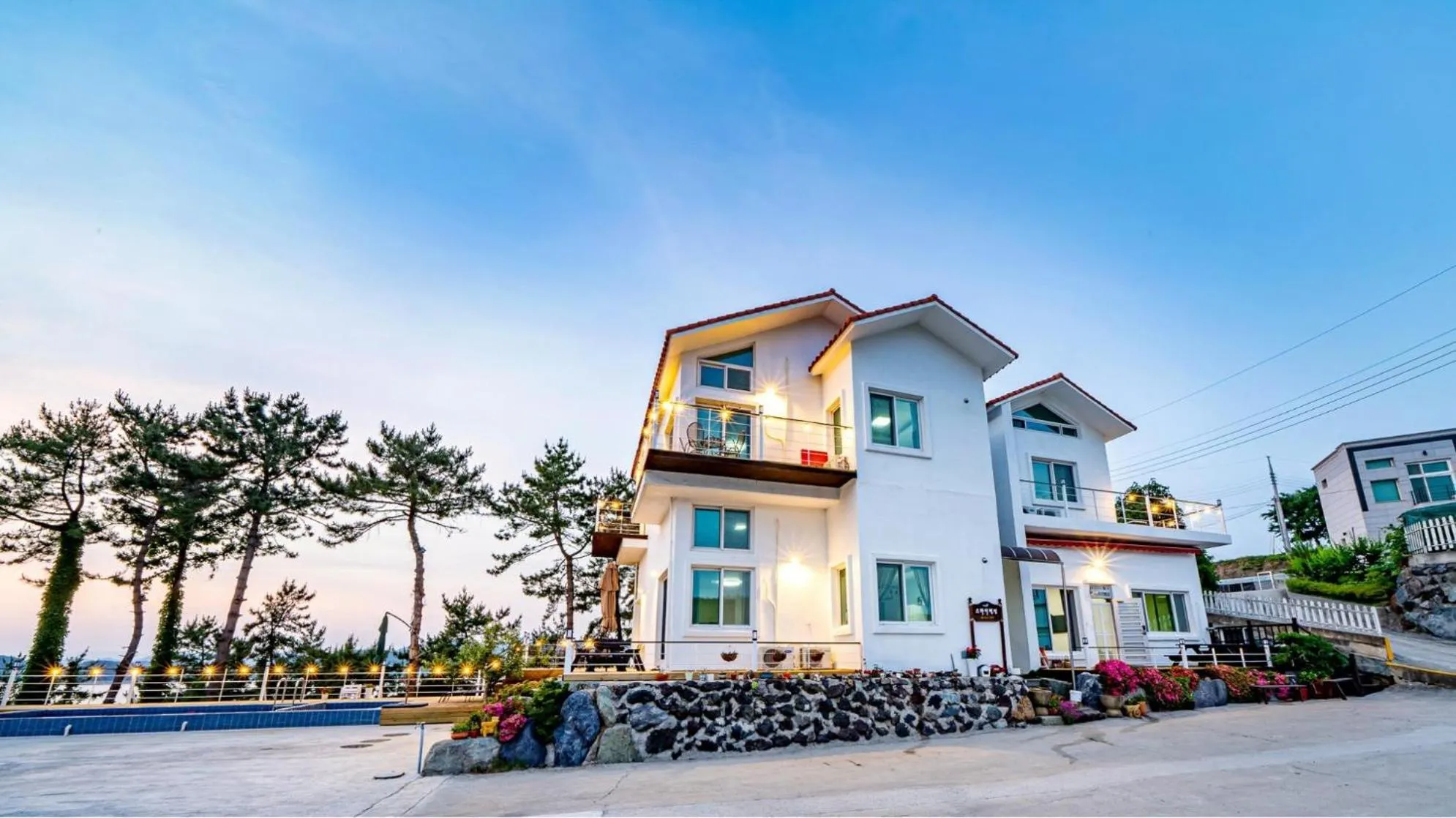 Property building in Yeosu Sky Pension