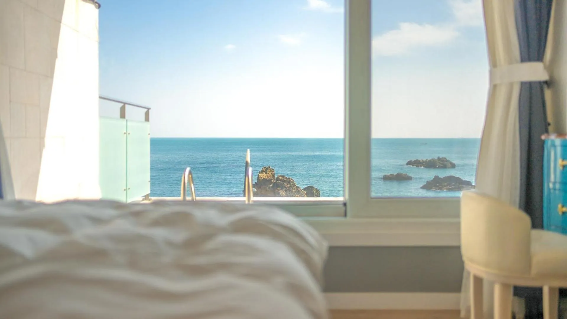 gyeongju blue21 poolvilla pension