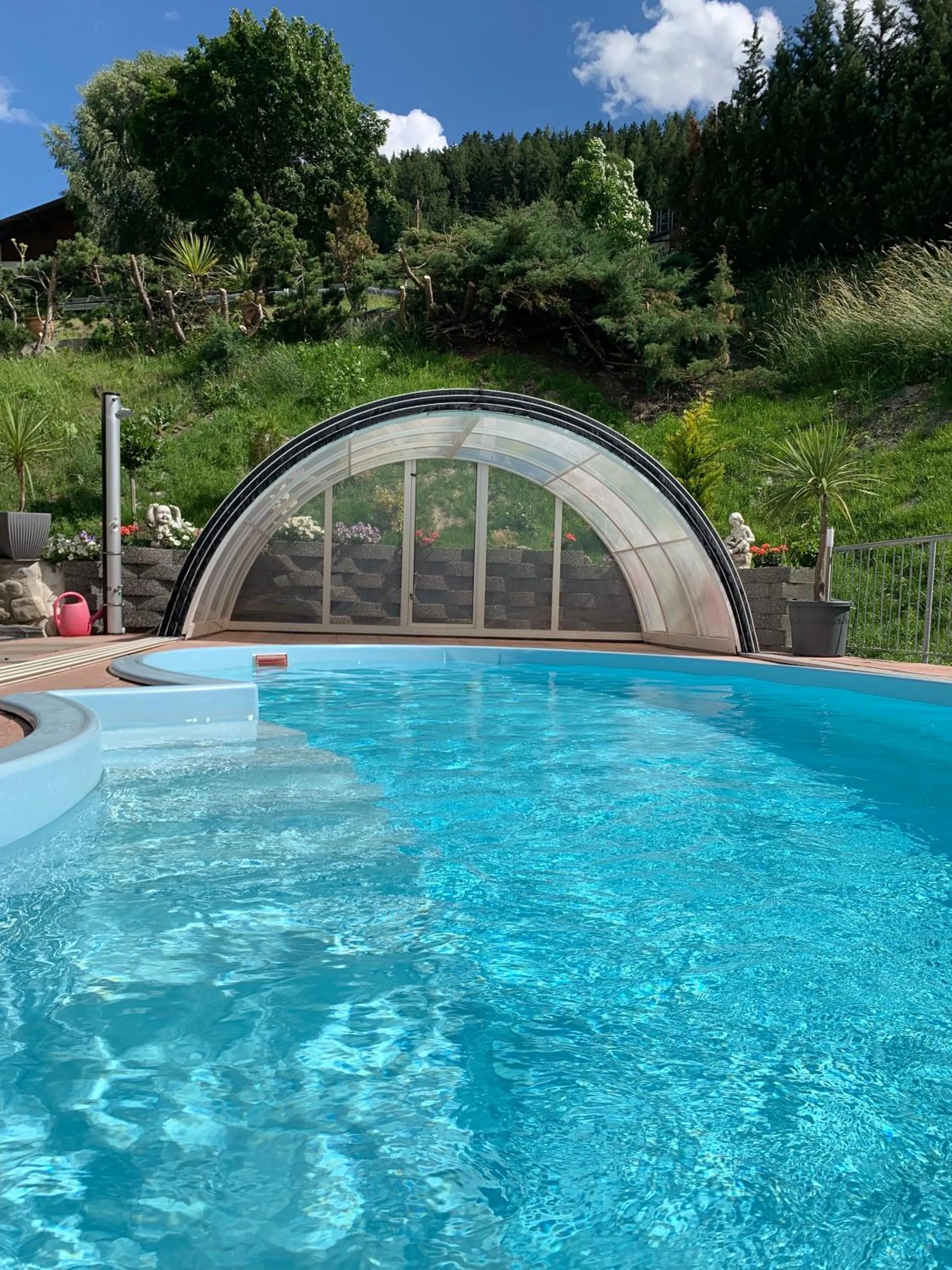 Swimming pool in Ferienhaus Freizeit