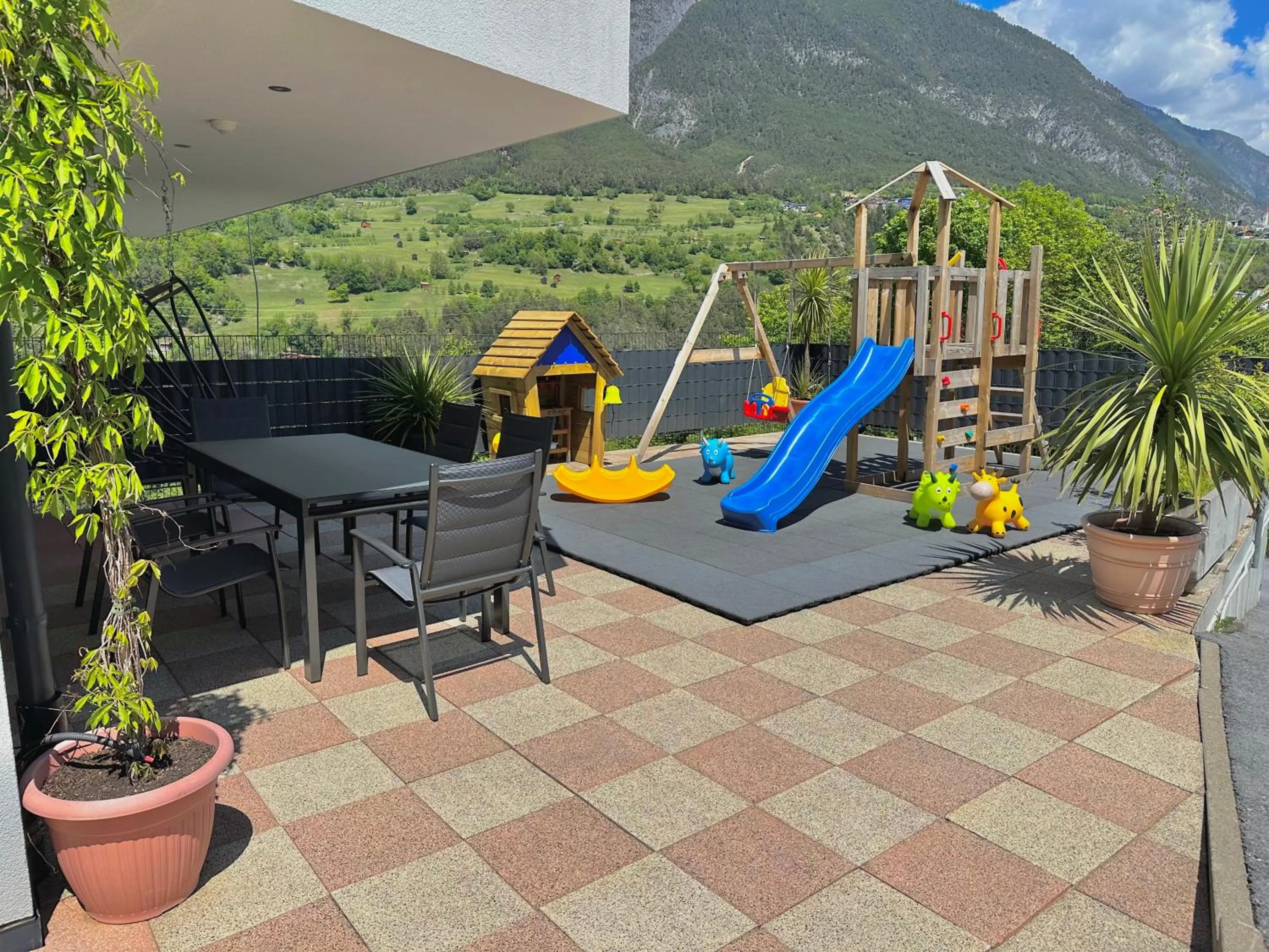 Children play ground in Ferienhaus Freizeit