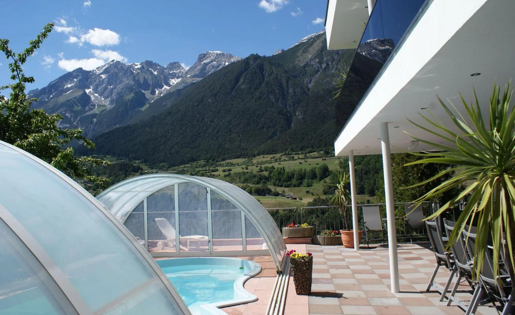 Swimming pool in Ferienhaus Freizeit