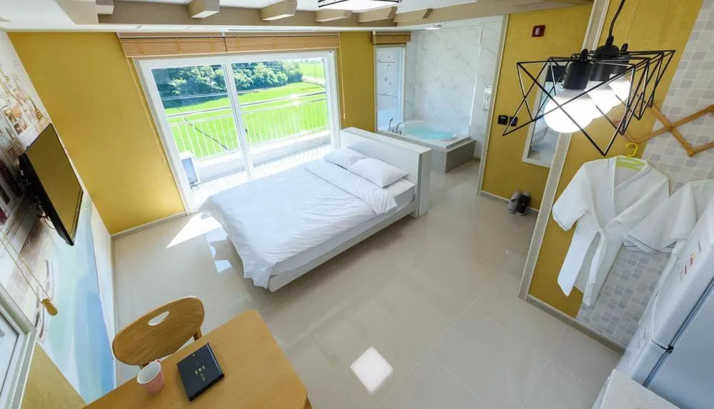 Photo of the whole room, Bed in Yeosu Sora Noeul Pension