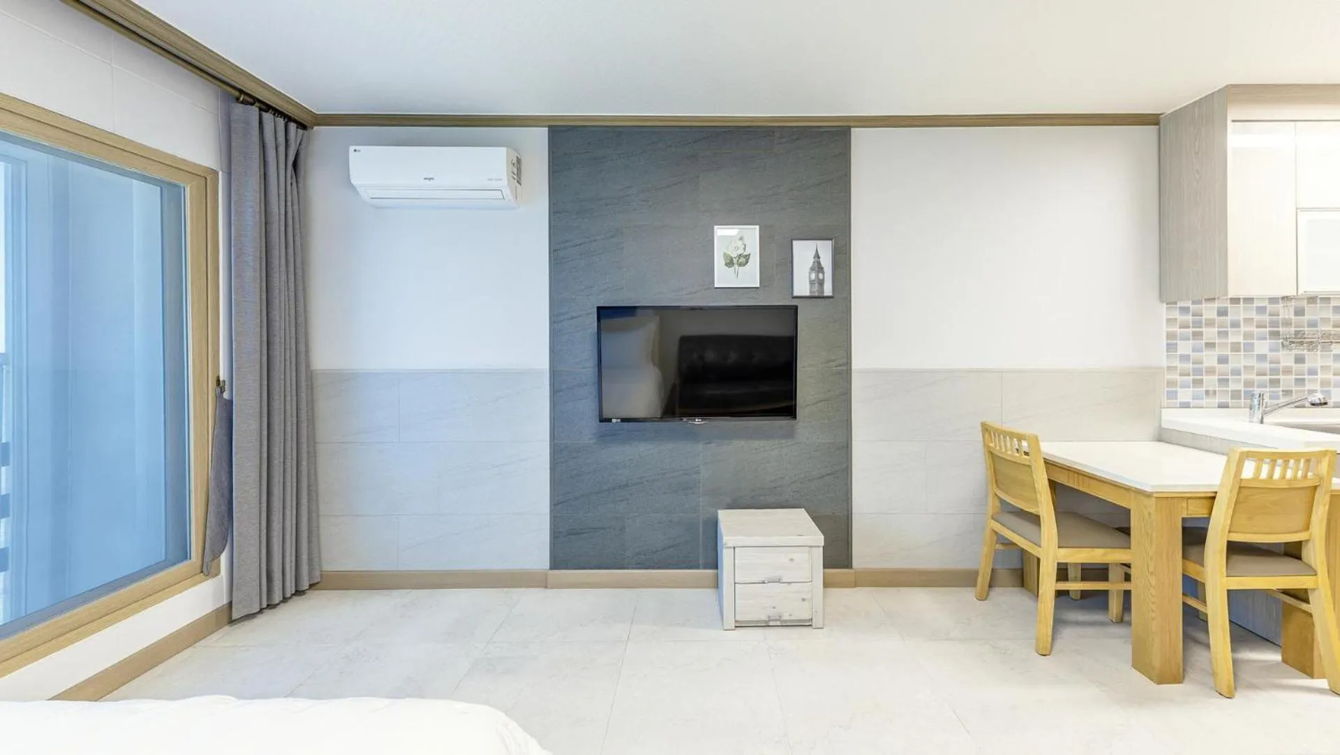 Property building in Sokcho Bird Island Pension