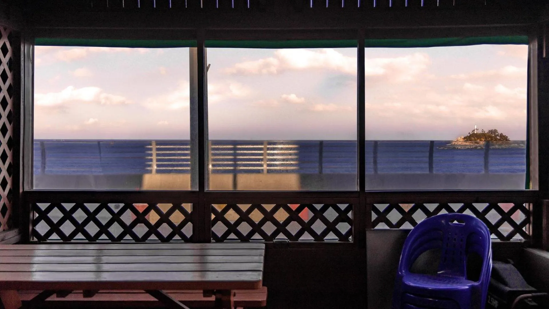 Property building in Sokcho Bird Island Pension