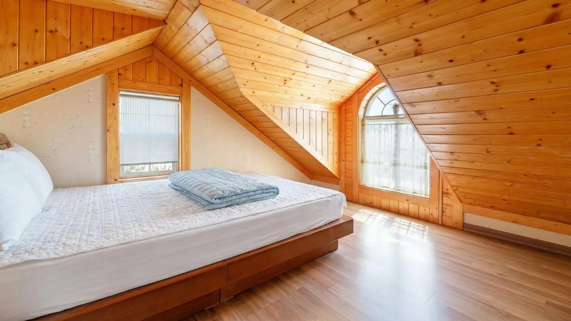 Property building, Bed in Ganghwa Western Beach Pension