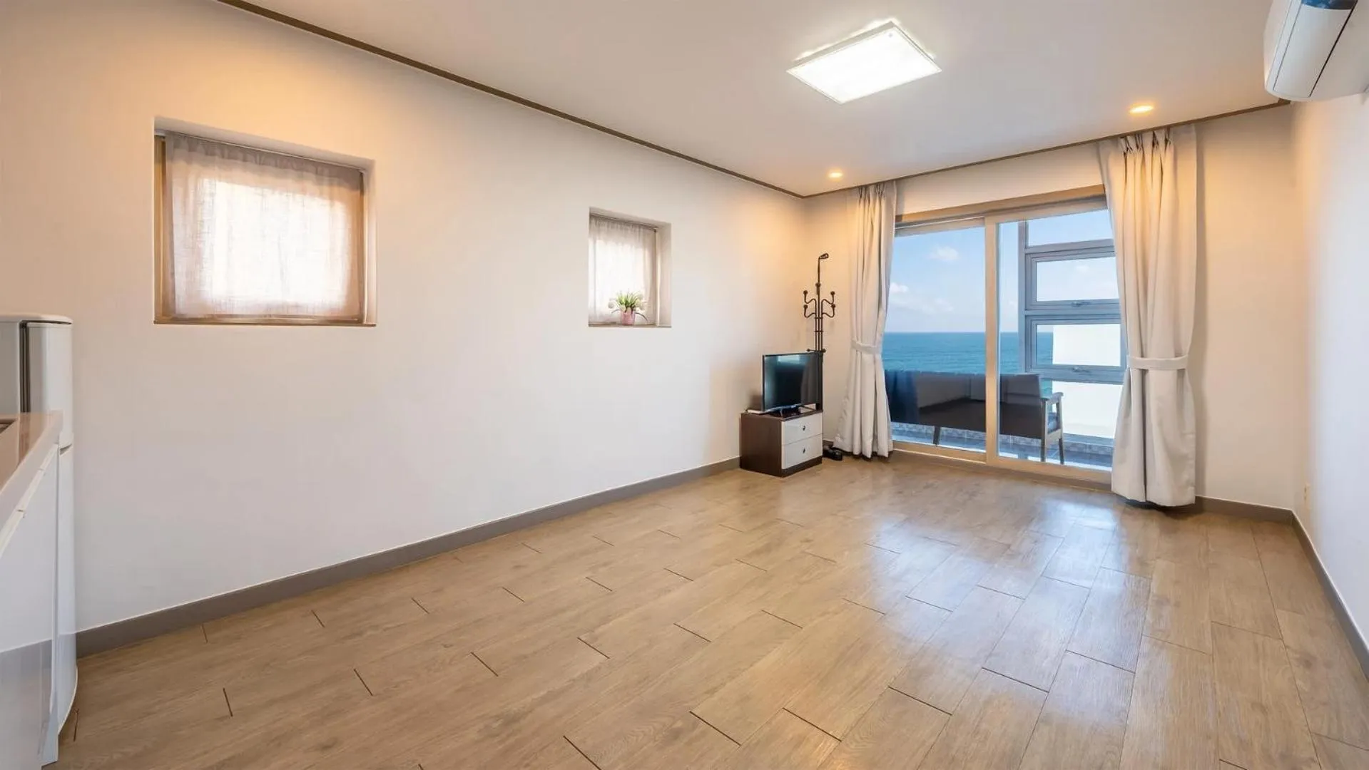 Property building, Bed in Samcheok jangho sanho Pension