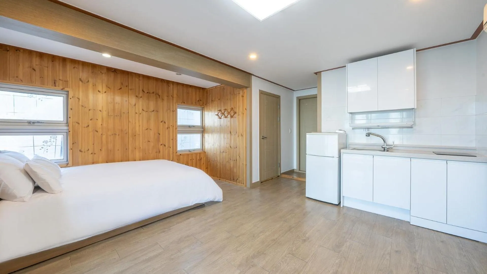 Property building, Bed in Samcheok jangho sanho Pension