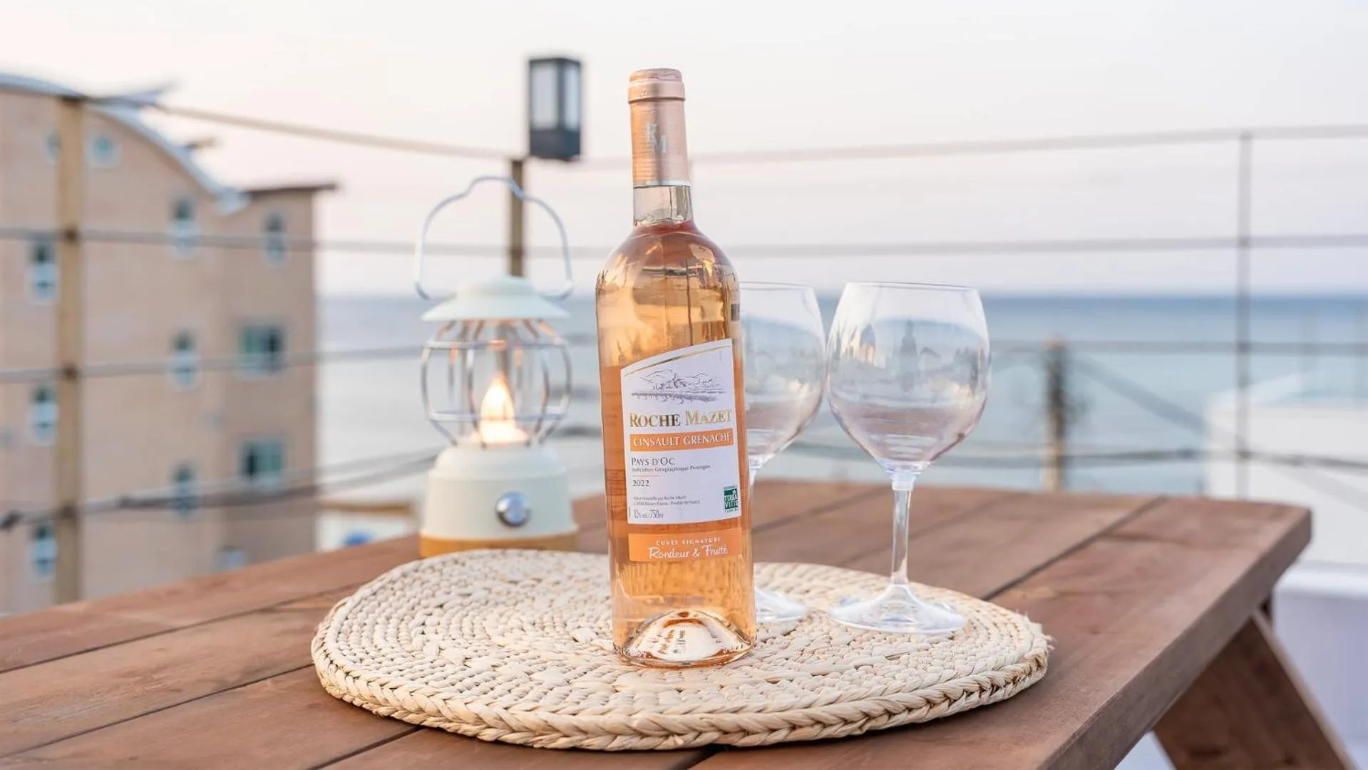 Property building in Samcheok jangho sanho Pension