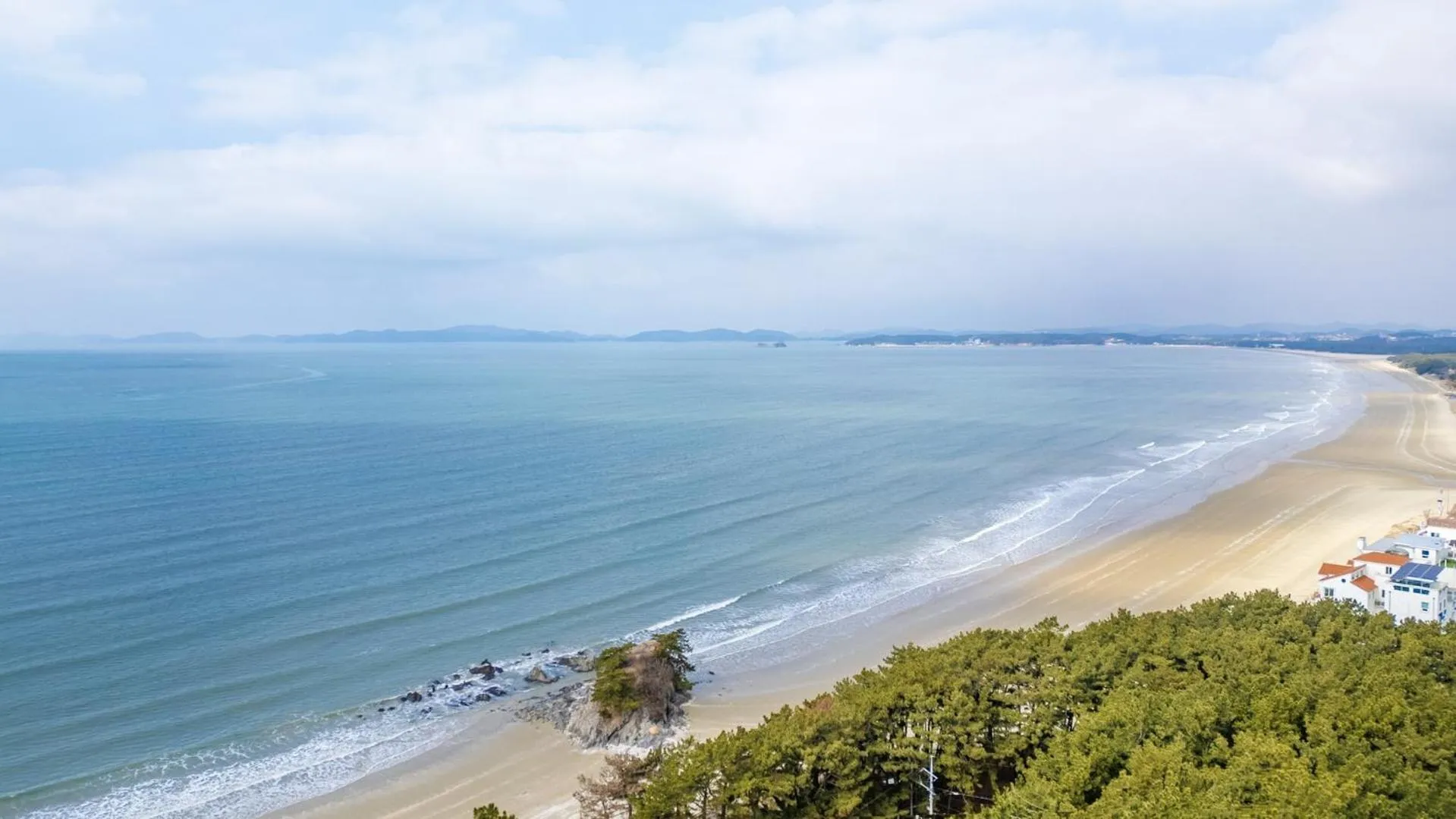 Property building in Taean Atirans Beach Pension