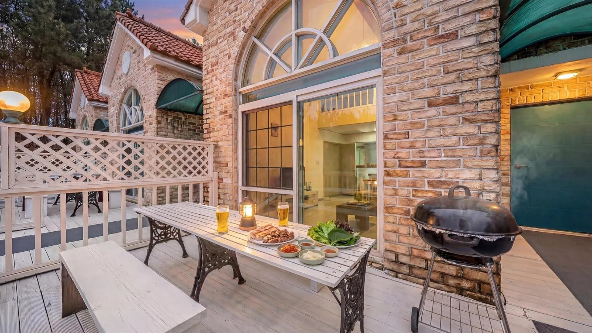 Property building in Taean Atirans Beach Pension