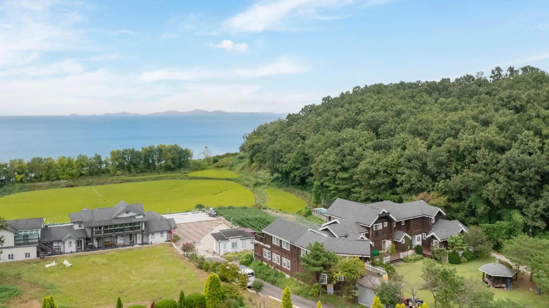 Property building in Ganghwa Izba Pension