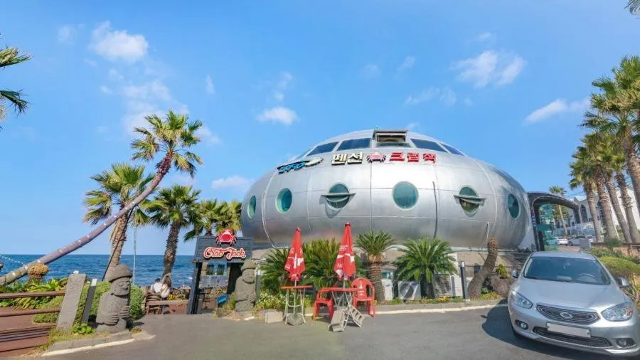 Property building in Jeju UFO Pension