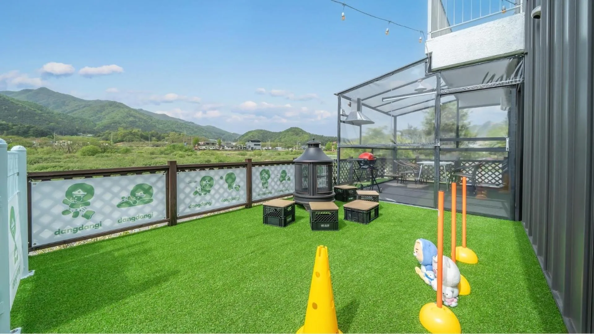 Property building in Gapyeong Dangdangi Pet Poolvilla Blue