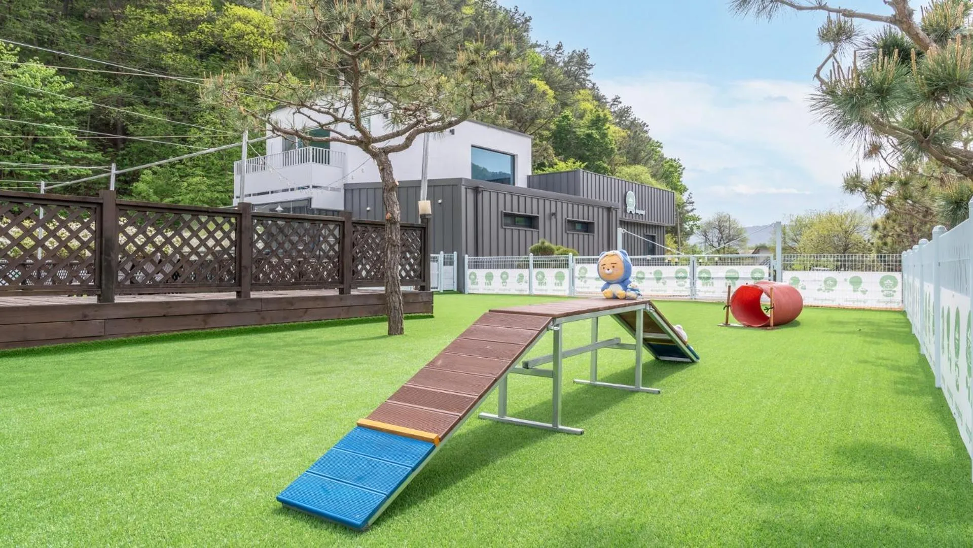 Property building in Gapyeong Dangdangi Pet Poolvilla Blue