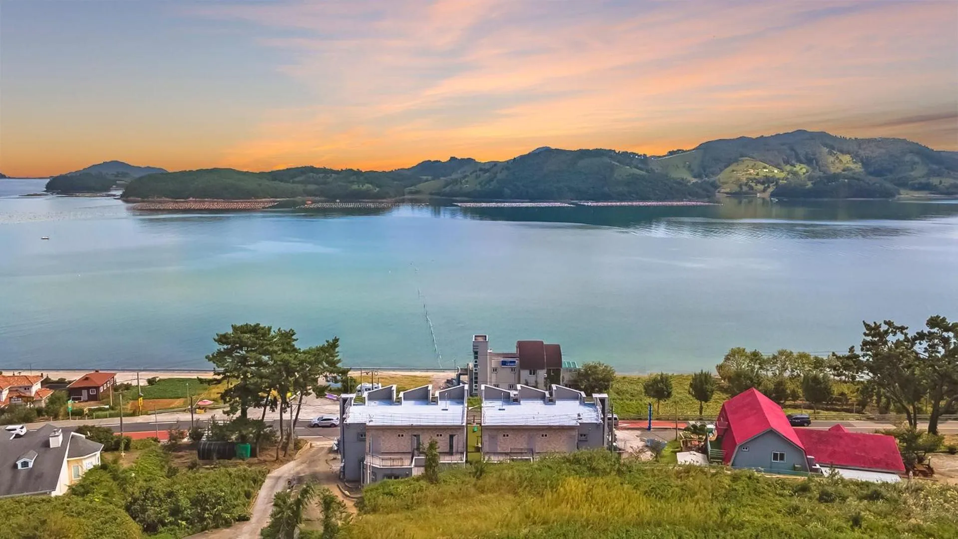 Property building in Namhae Four Seasons Pet-Friendly Pension