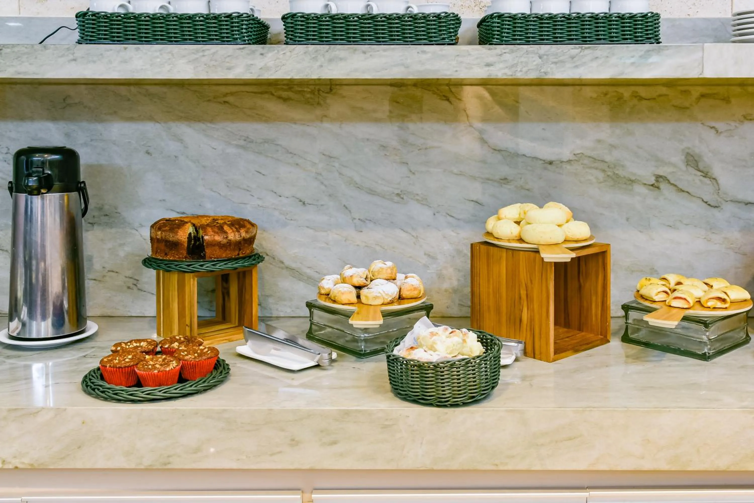 Buffet breakfast in Plaza Inn Breeze Aeroporto