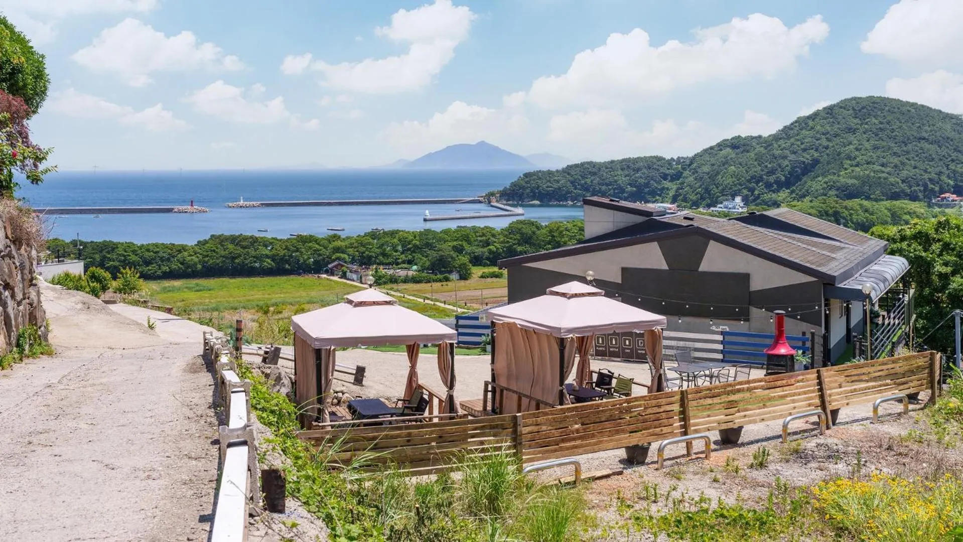 Property building in Namhae JJhouse Pension