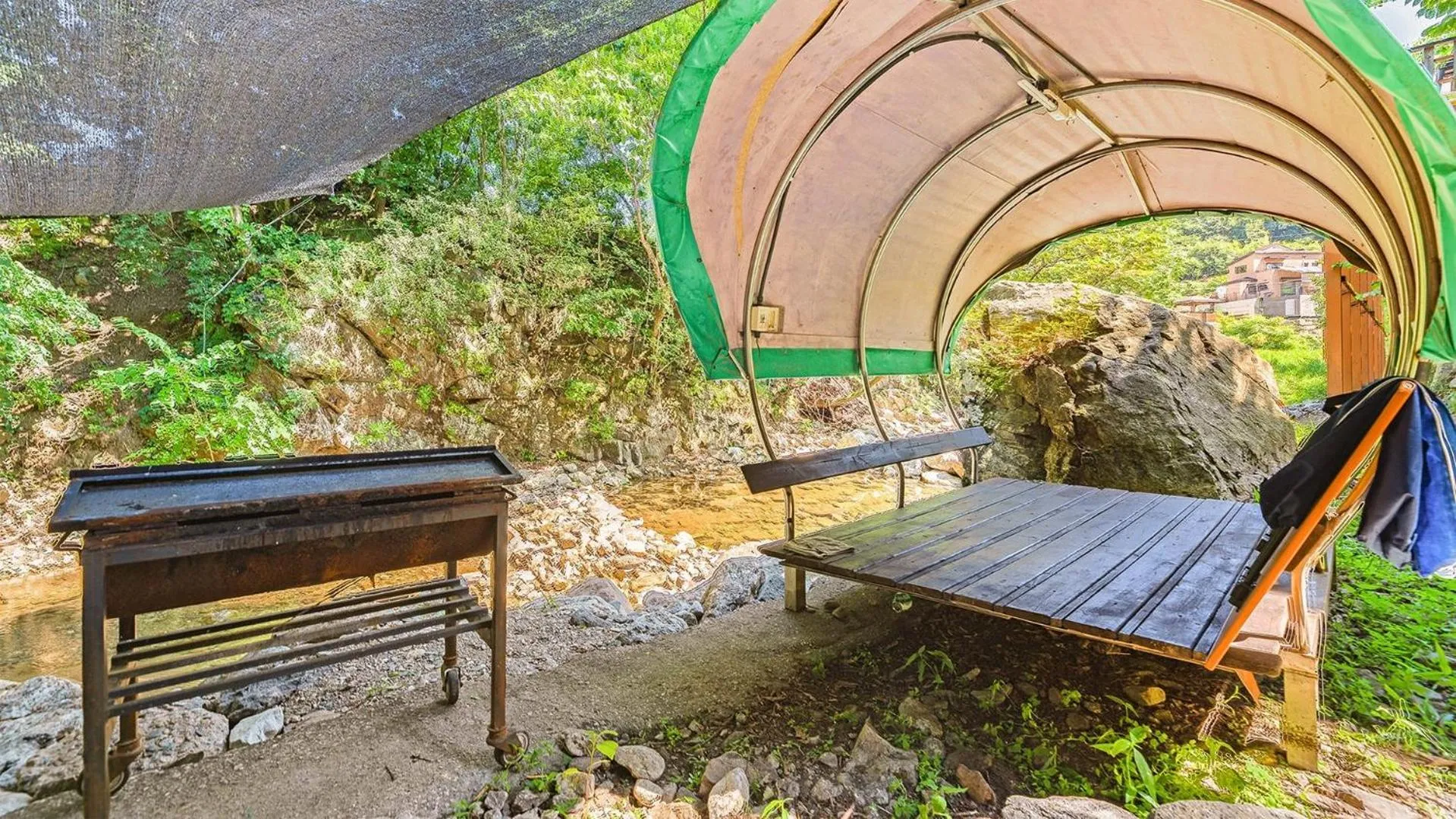 Property building in Namyangju HAIMOM Family Pension Black