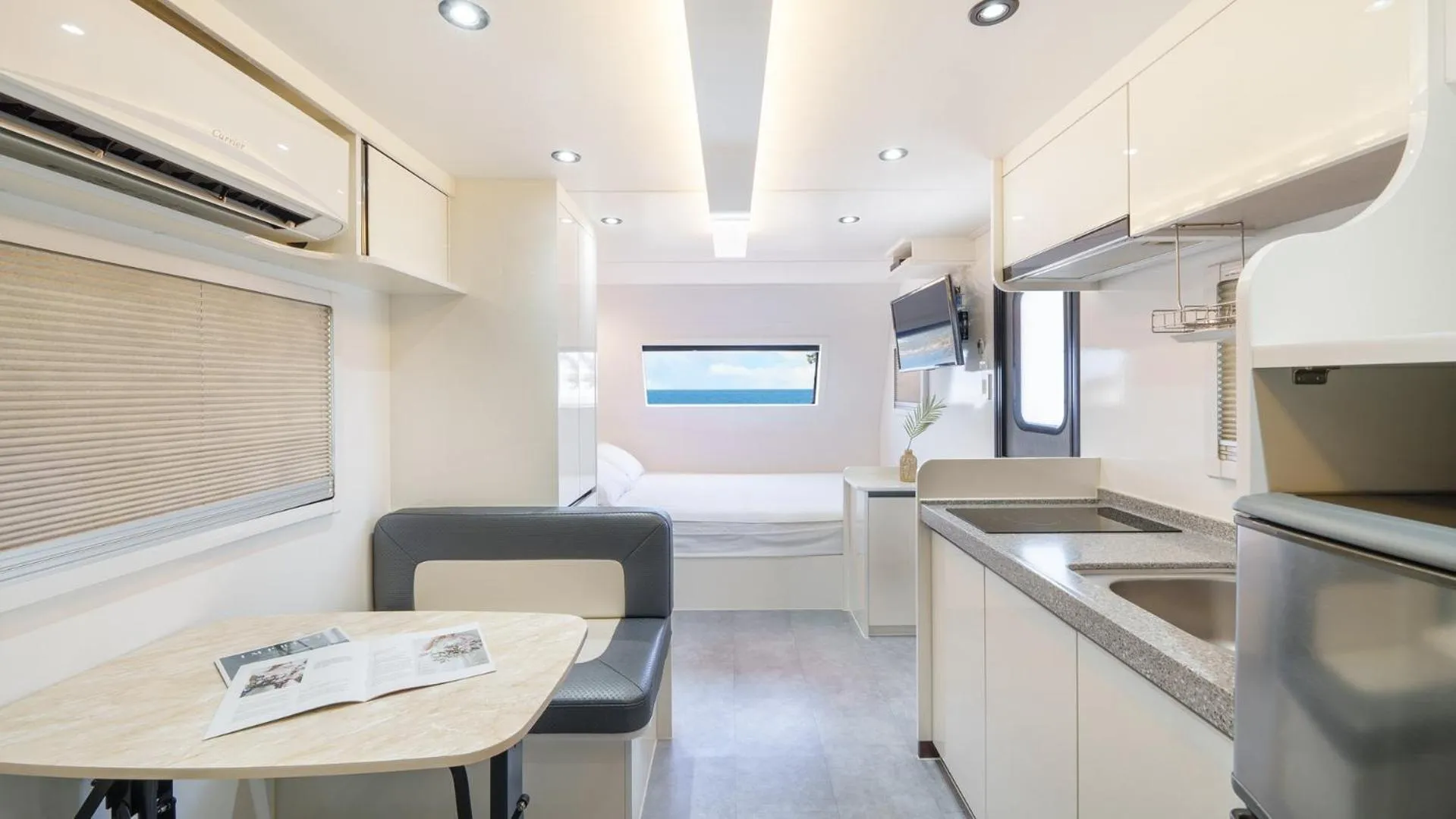 Property building in Pohang Puleungolae Caravan