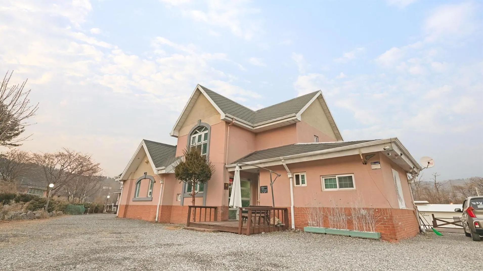 Property building in Gapyeong Dochi Vill Pension