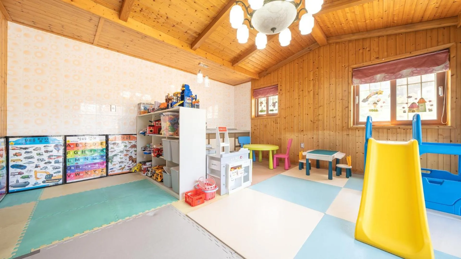 Property building in Geoje Gaonara Pension