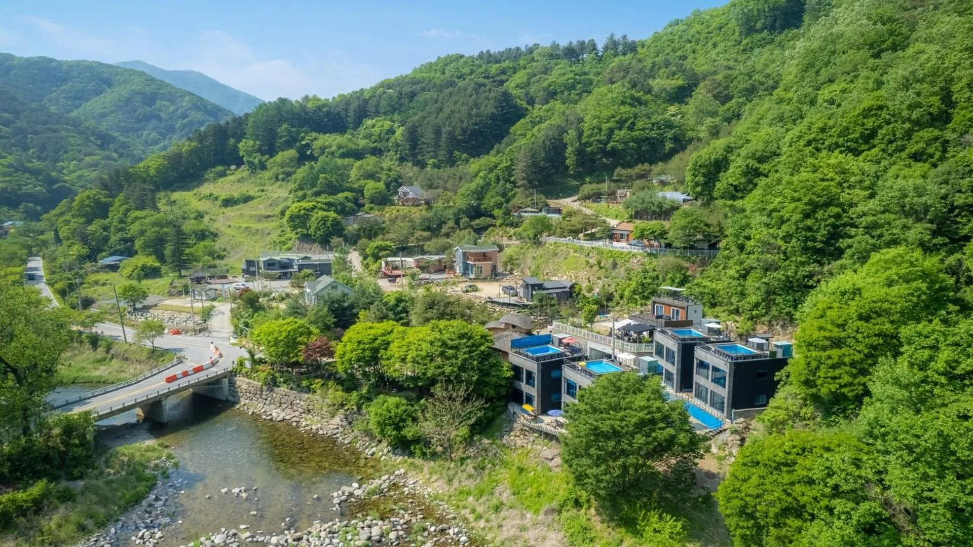 Property building in Gapyeong poin PoolVilla pension