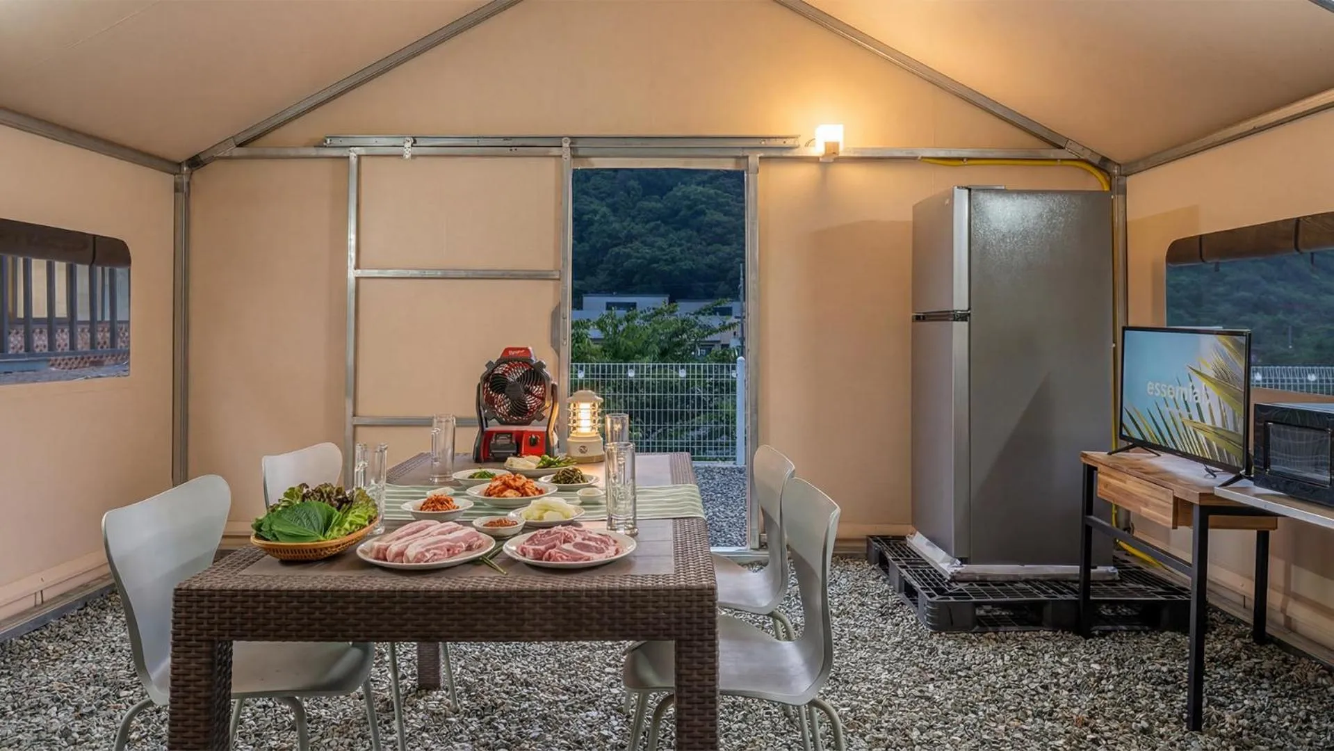 Property building in Gapyeong Ddobagi Pet & Spa Glamping