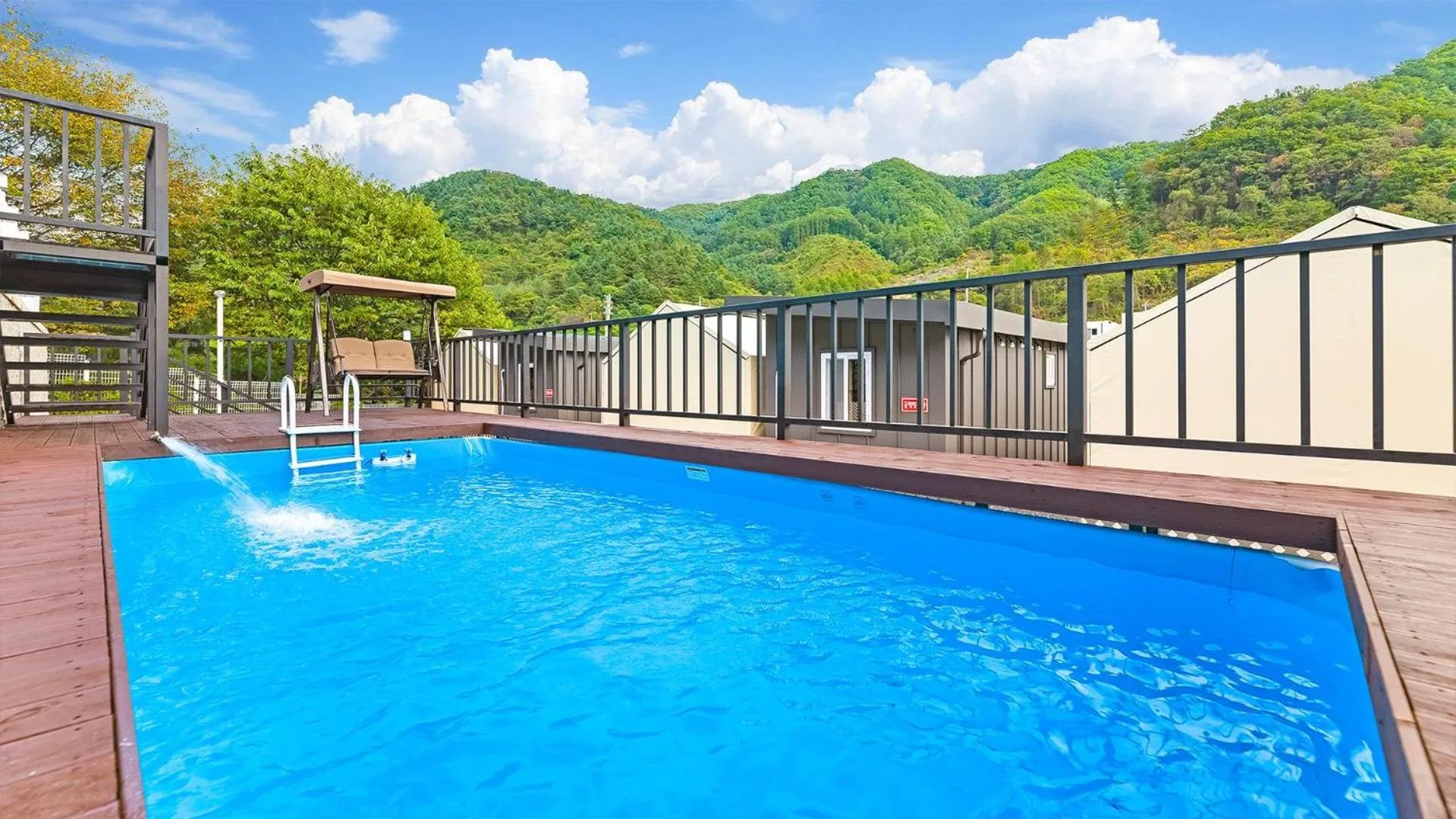 Gapyeong Ddobagi Pet & Spa Glamping