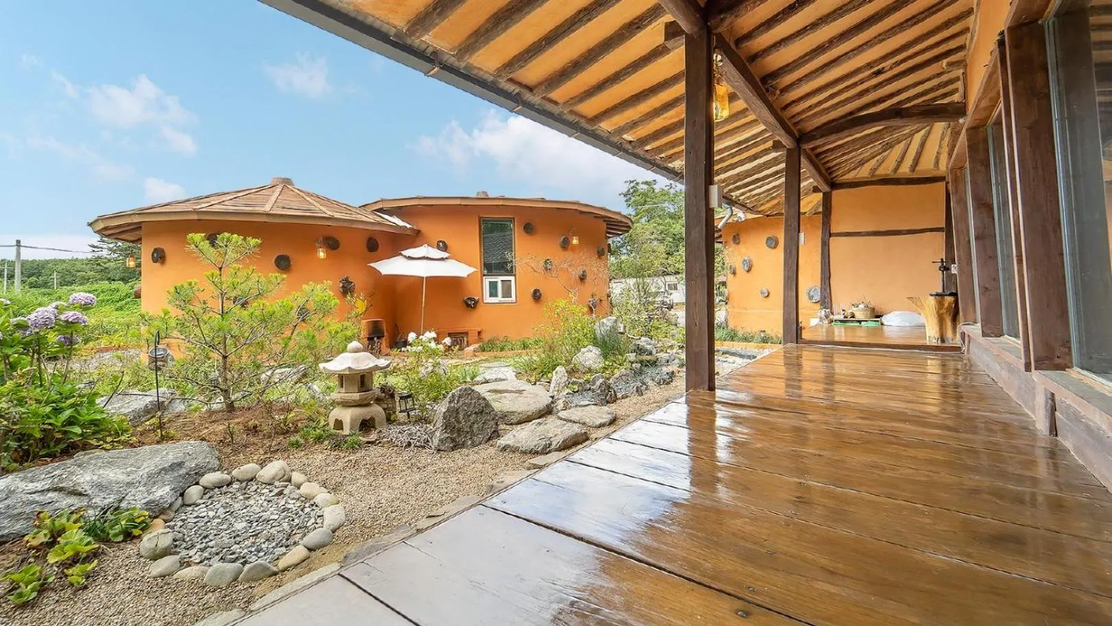 Property building in Taean Todamgil Pension