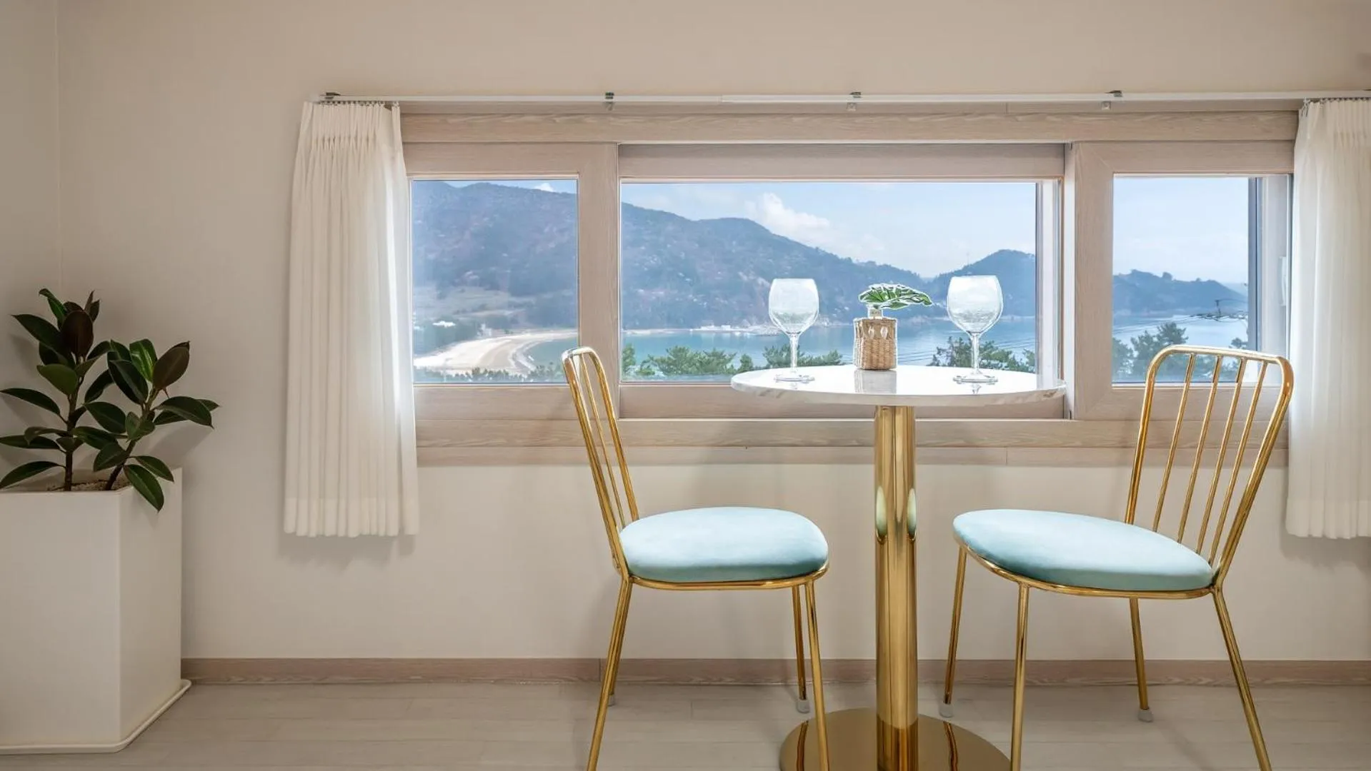 Property building in Namhae Eagless Poolvilla Pension