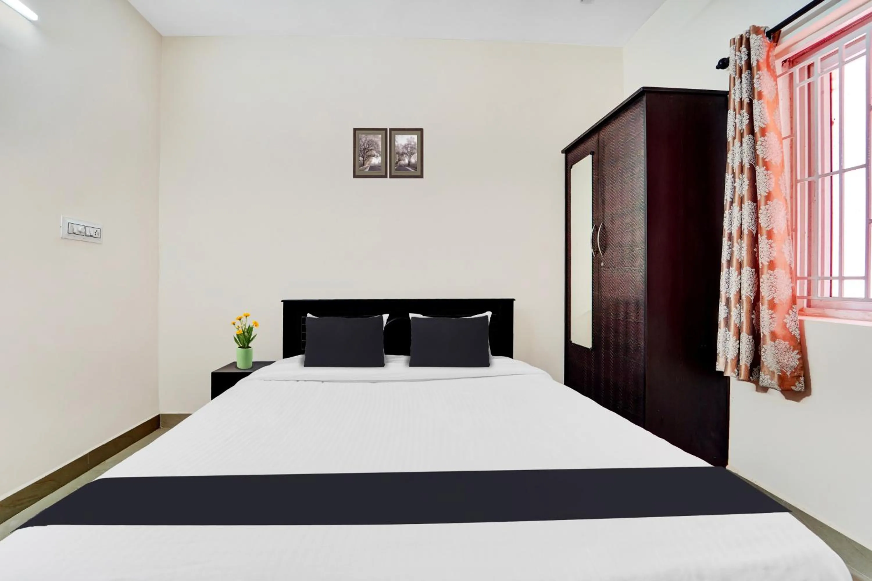 Bedroom, Bed in Super Hotel O Viswapuram