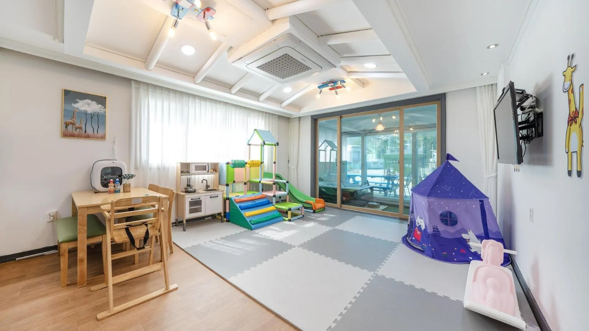 Property building in Yeosu Bebeolleh Pension