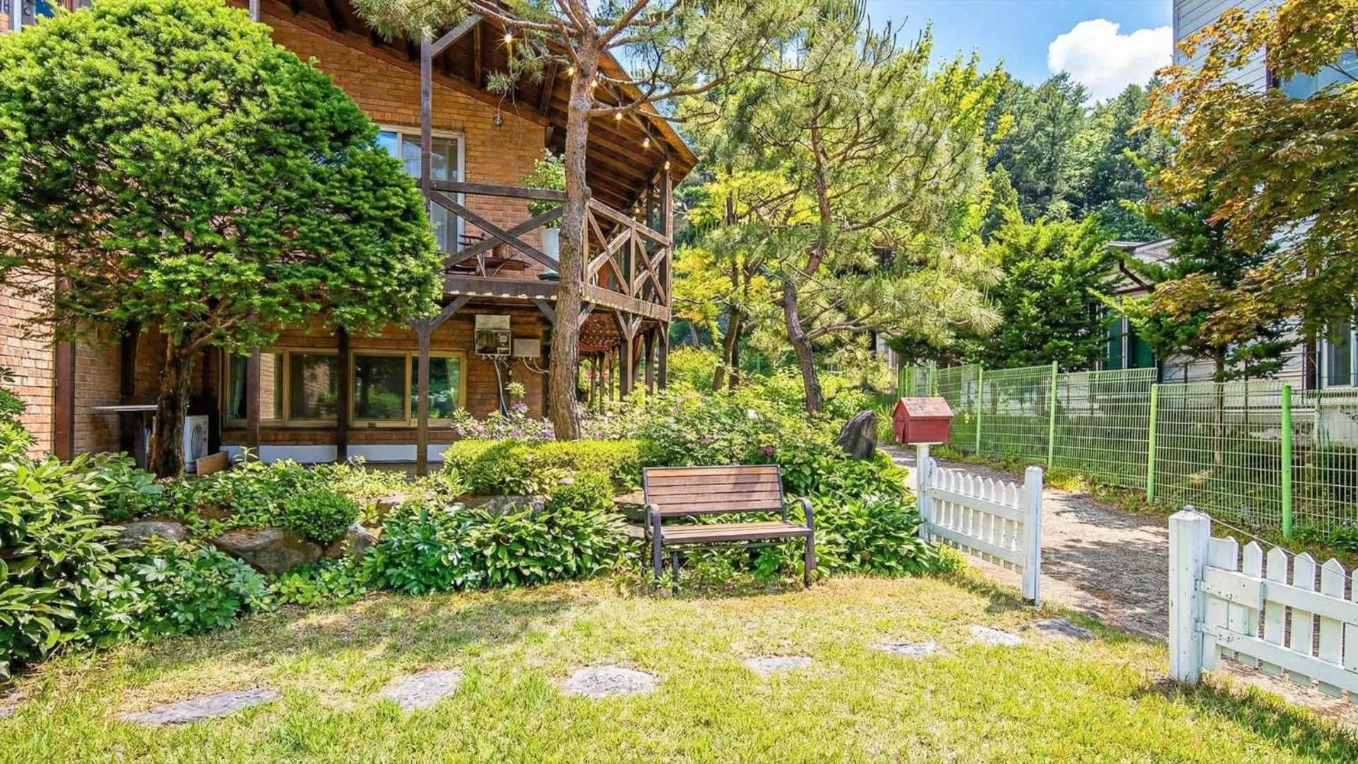 Property building in Gapyeong ojeupension