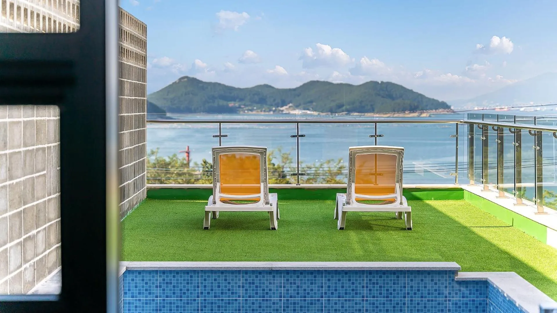 Property building in Yeosu Liposo Poolvilla