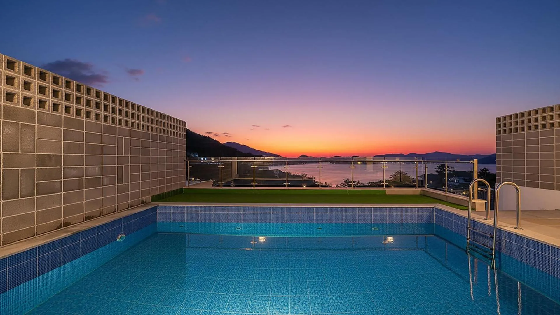 Property building in Yeosu Liposo Poolvilla