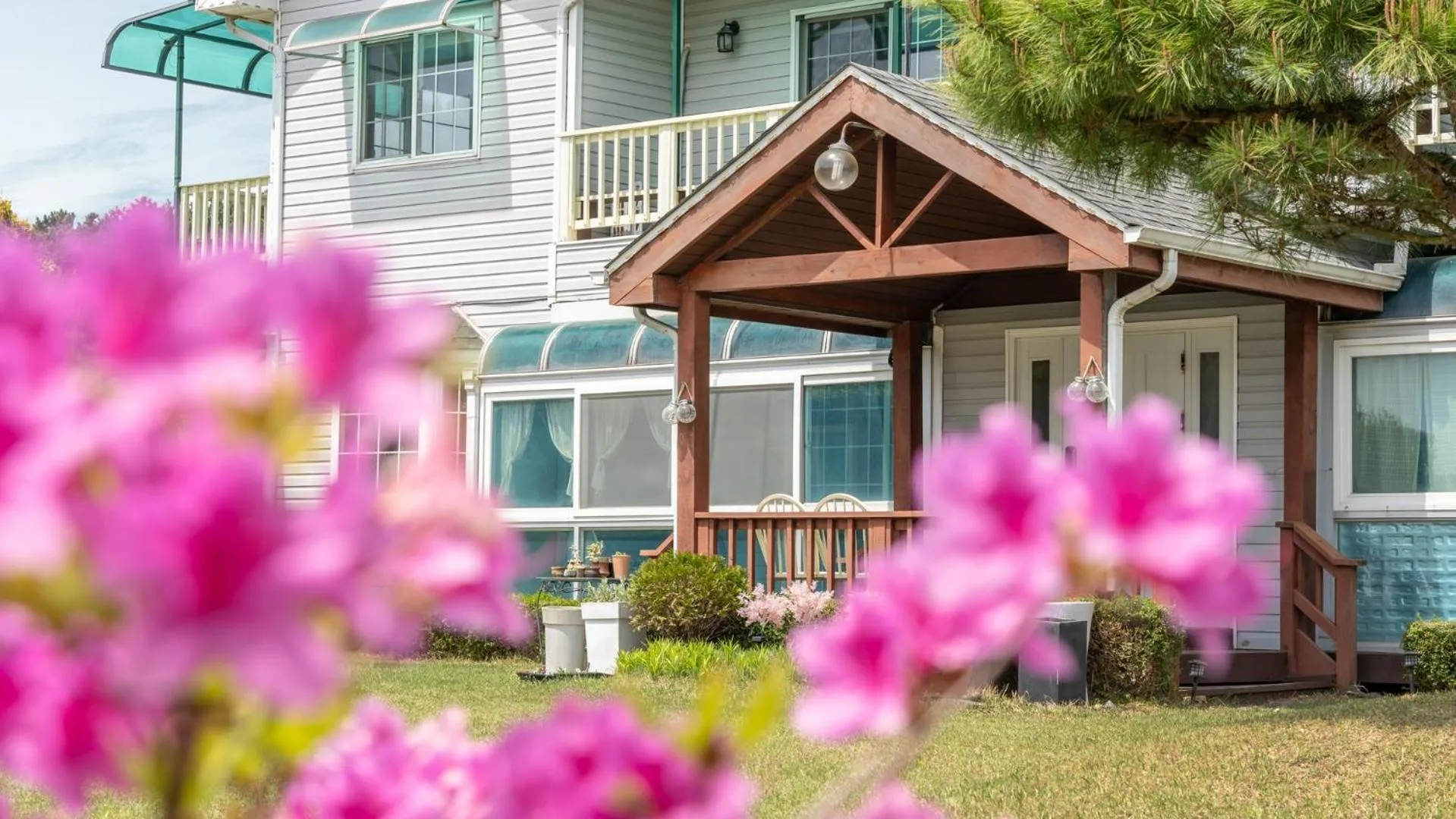 Property building in Taean Mongsanpo and the Sea Pension