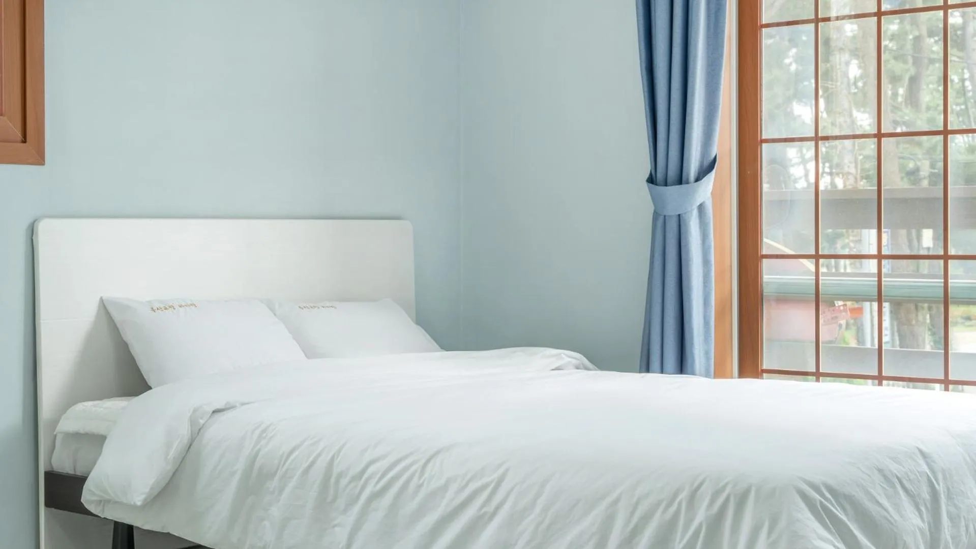 Property building, Bed in Taean Mongsanpo and the Sea Pension