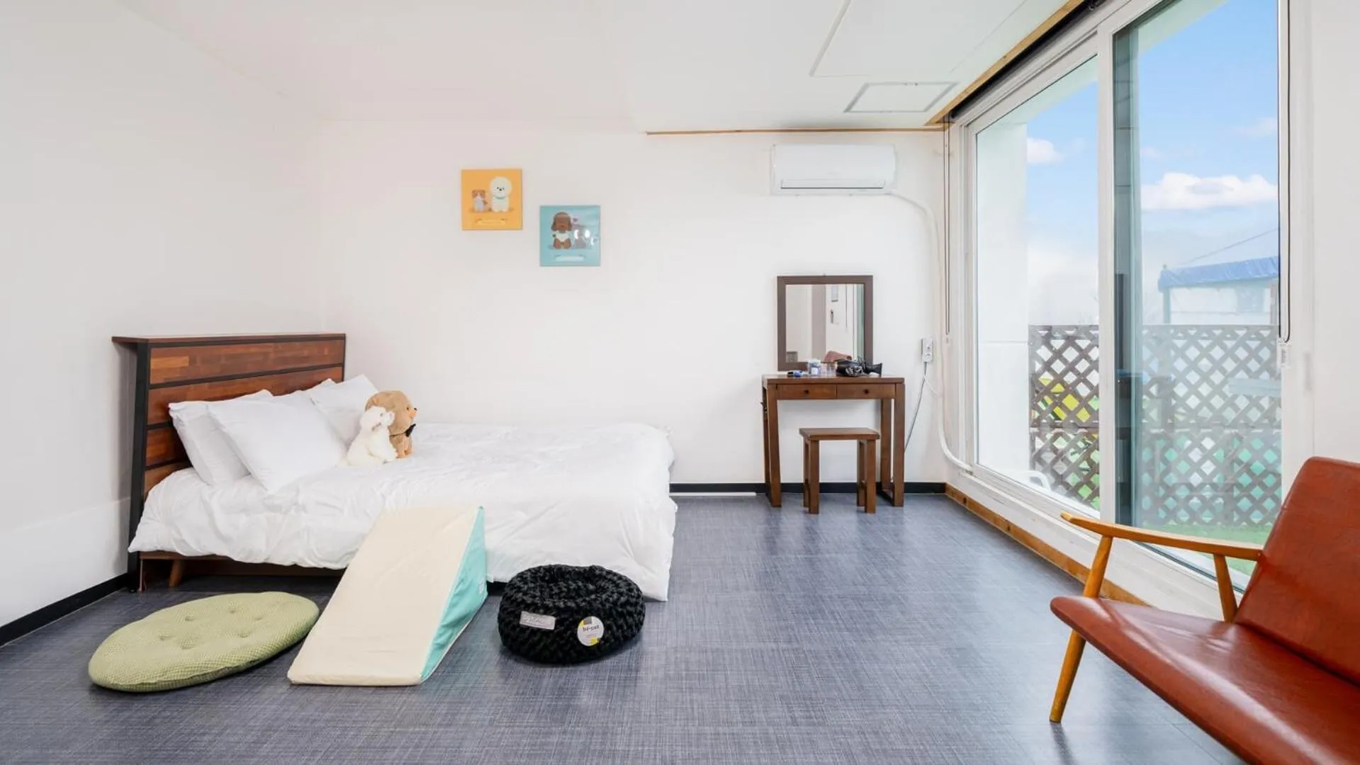Property building, Bed in Chuncheon Dogandstay