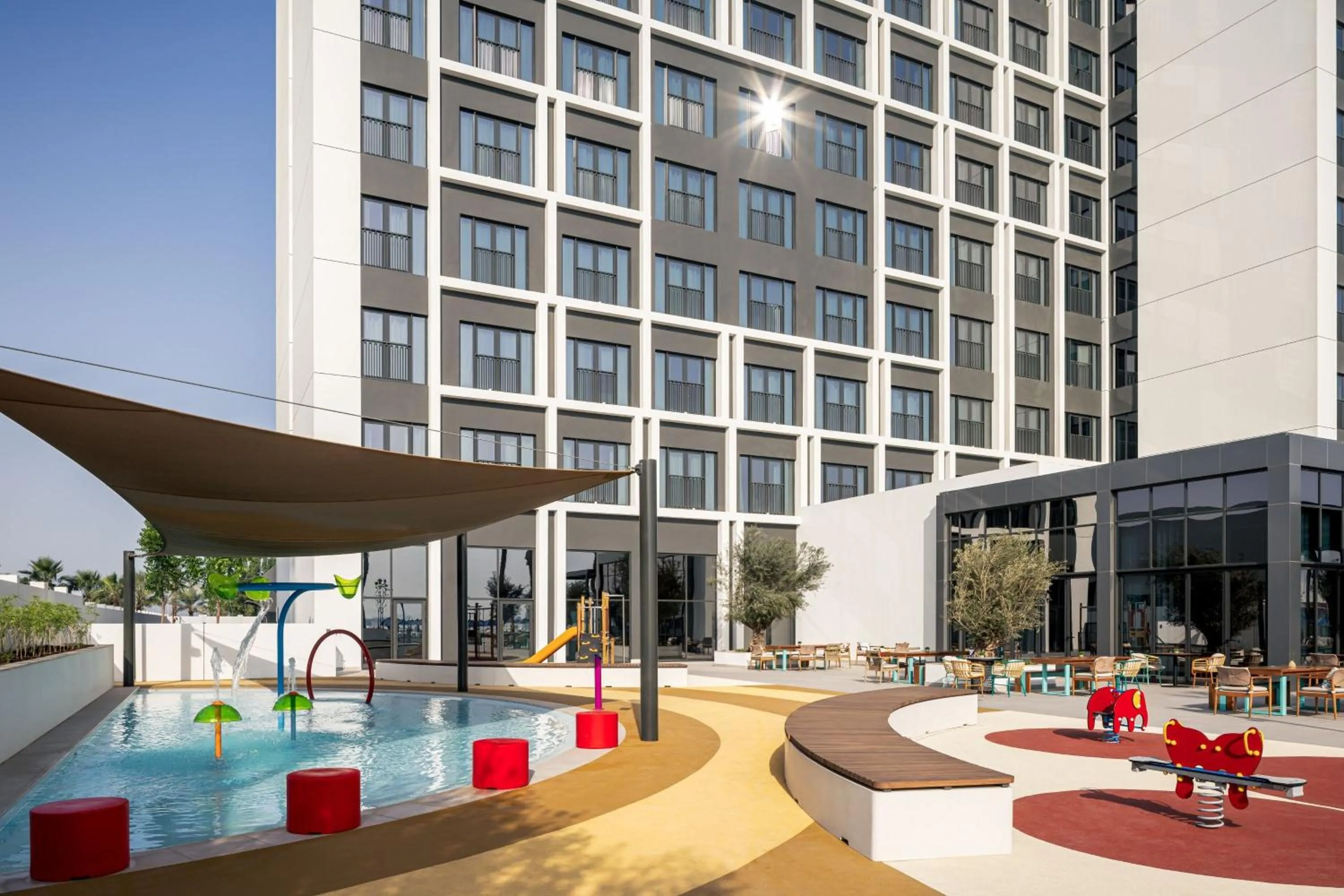 Swimming pool in Rove Al Marjan Island