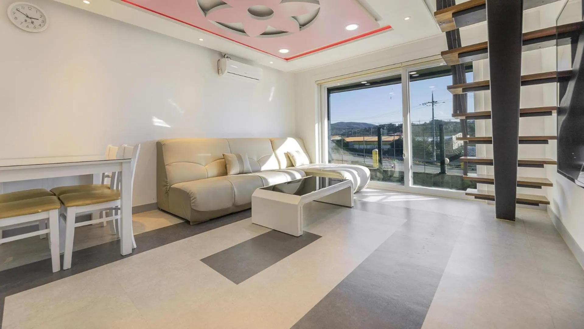 Property building in Gyeongju The One Pension