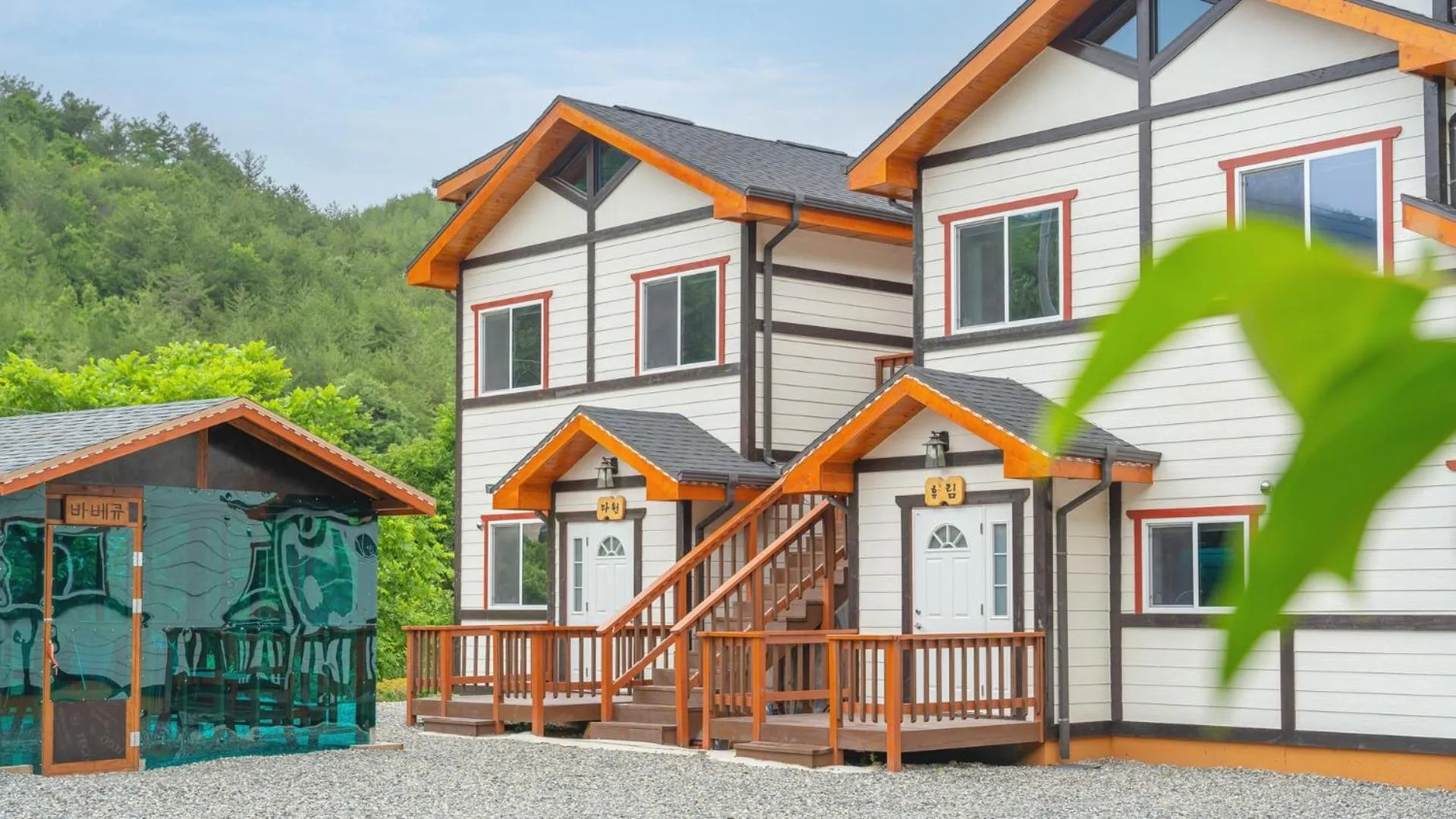 Property building in Samcheok Elroi Pension