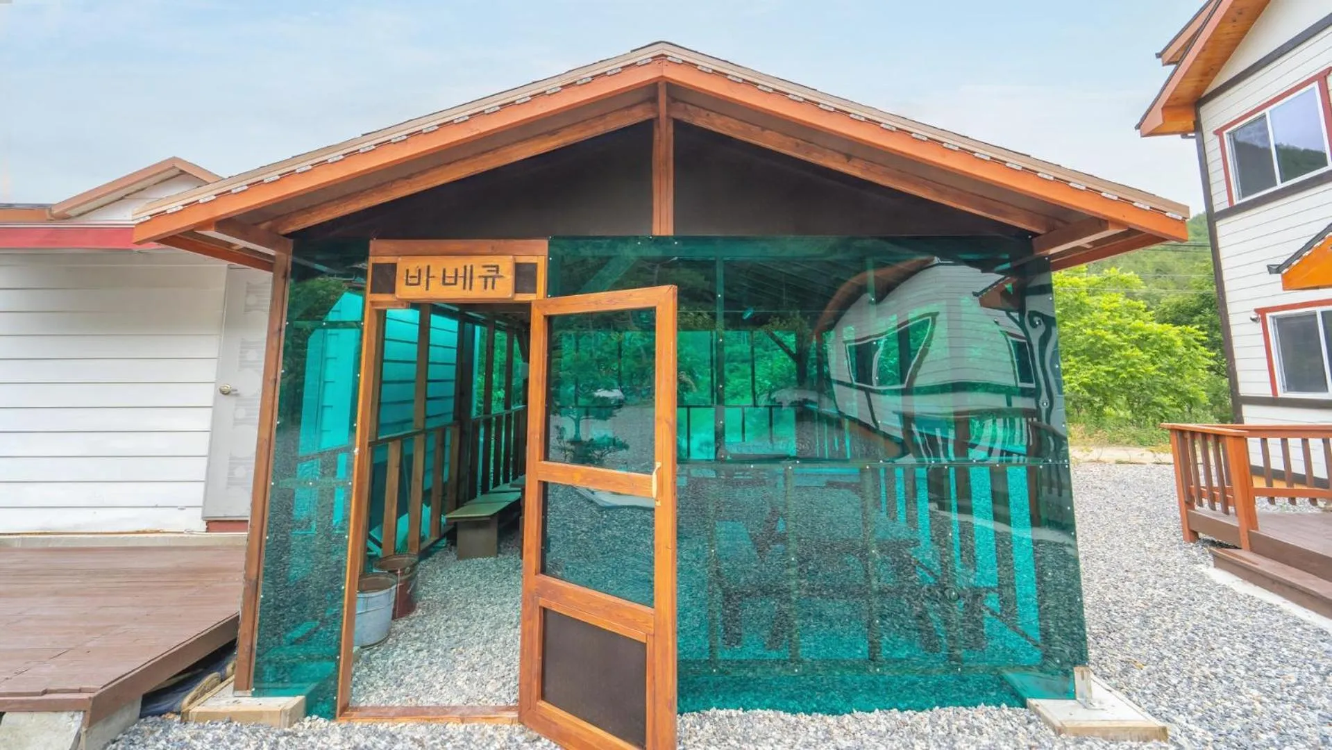 Property building in Samcheok Elroi Pension