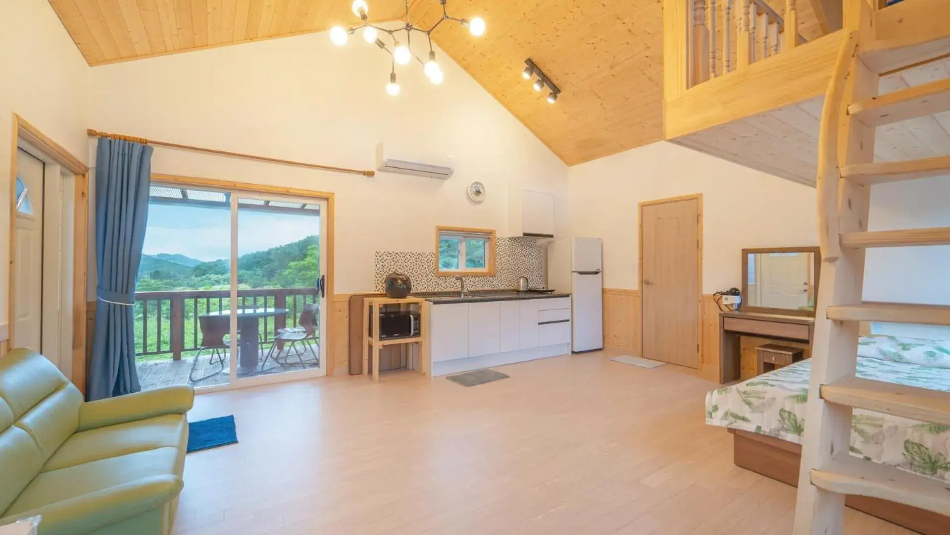 Samcheok Elroi Pension Samcheok Elroi Pension