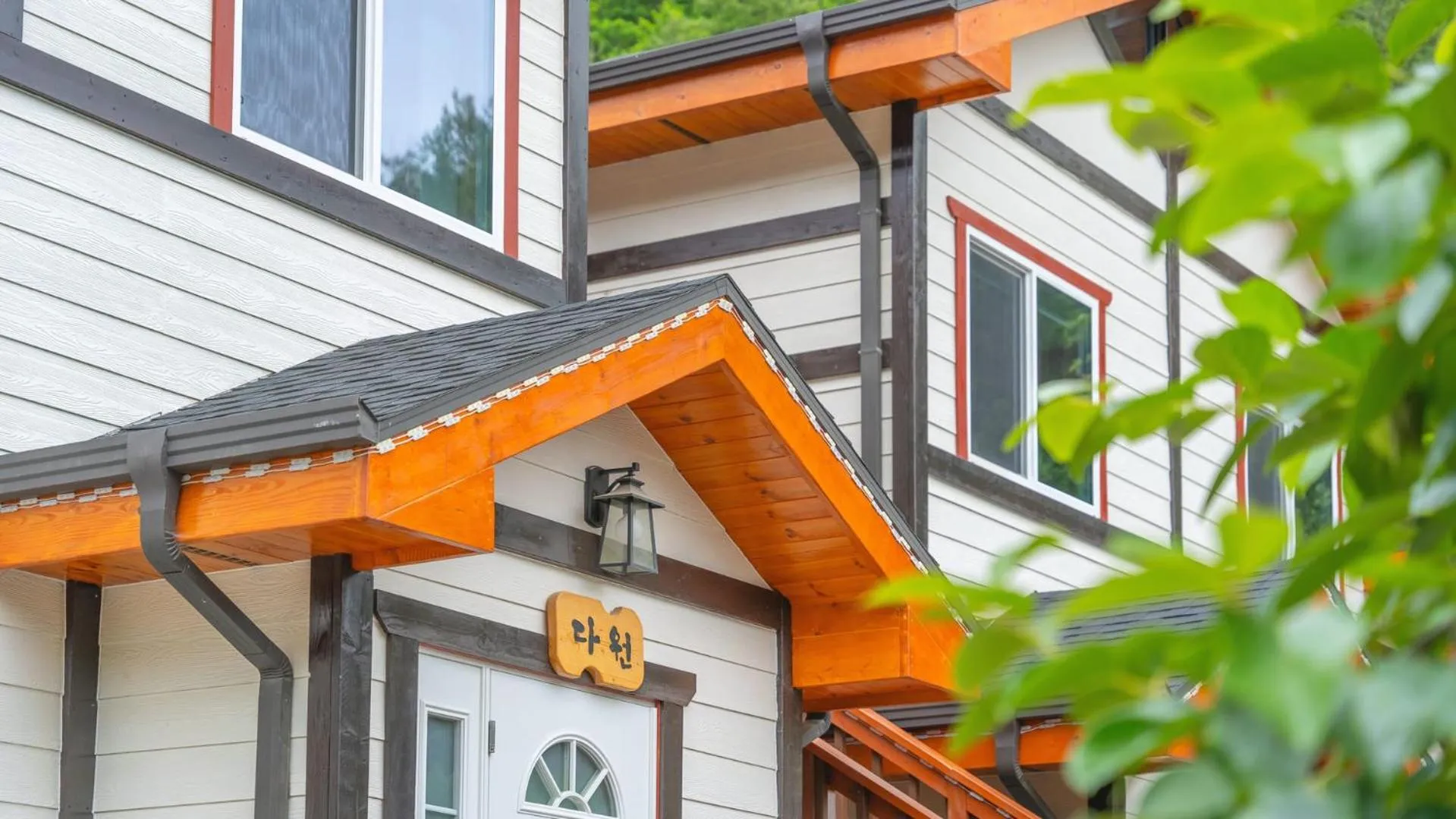 Property building in Samcheok Elroi Pension