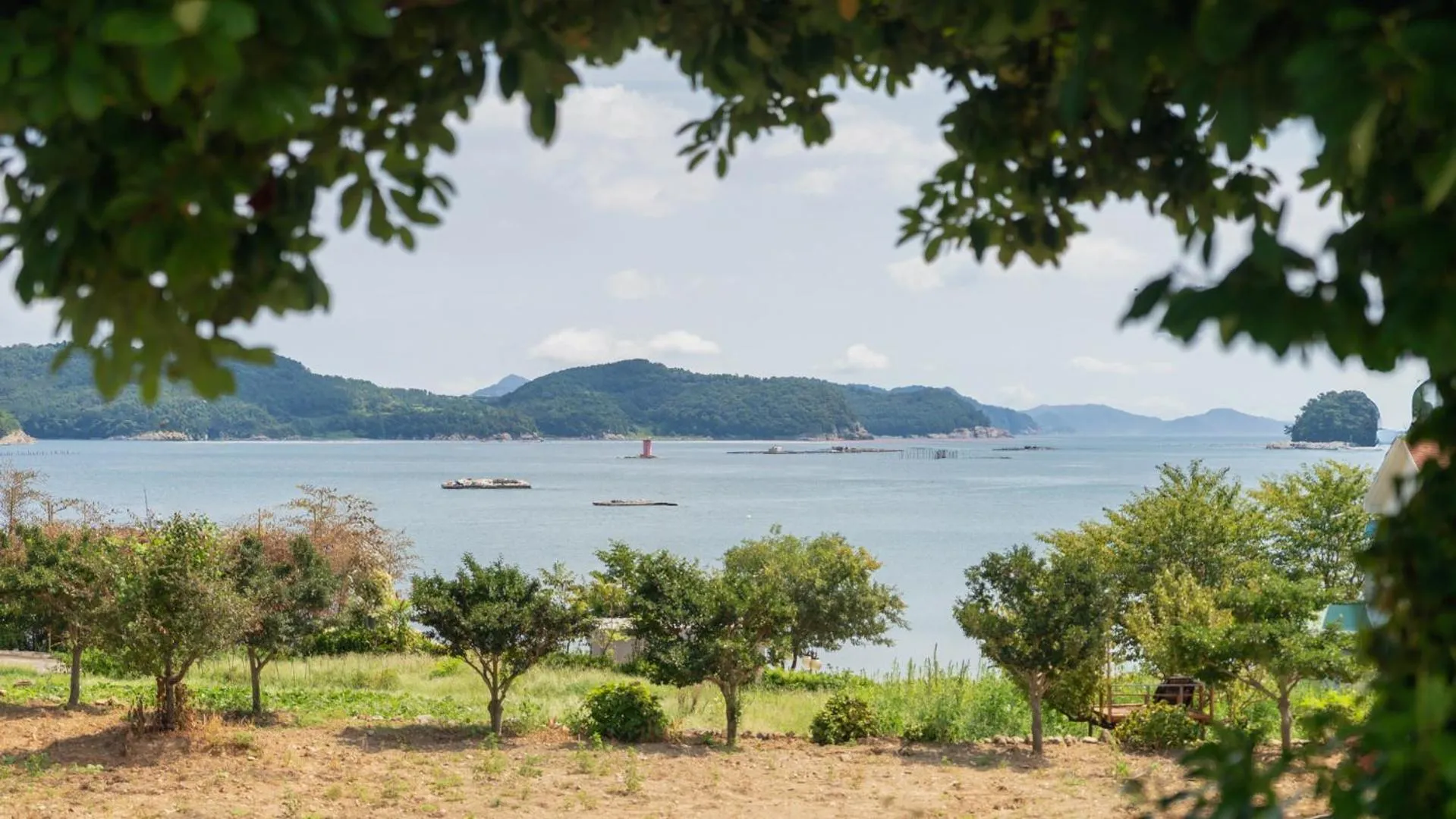 Property building in Namhae Seven house